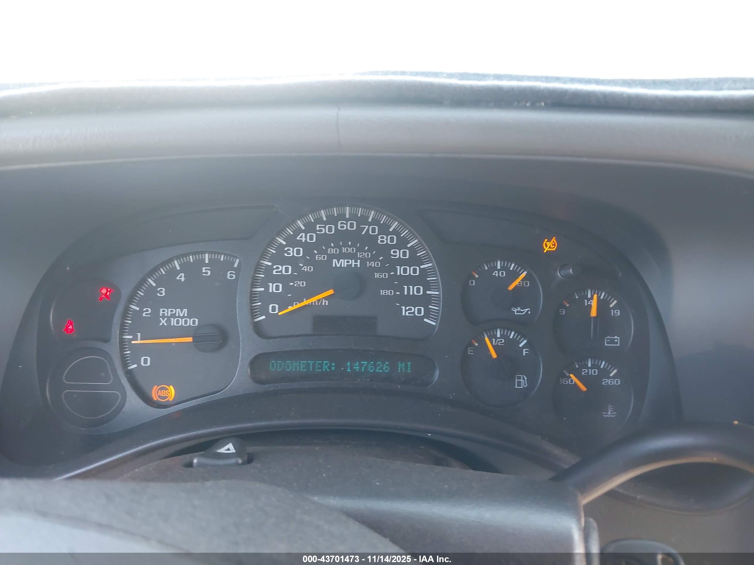 CHEVROLET TAHOE image 7