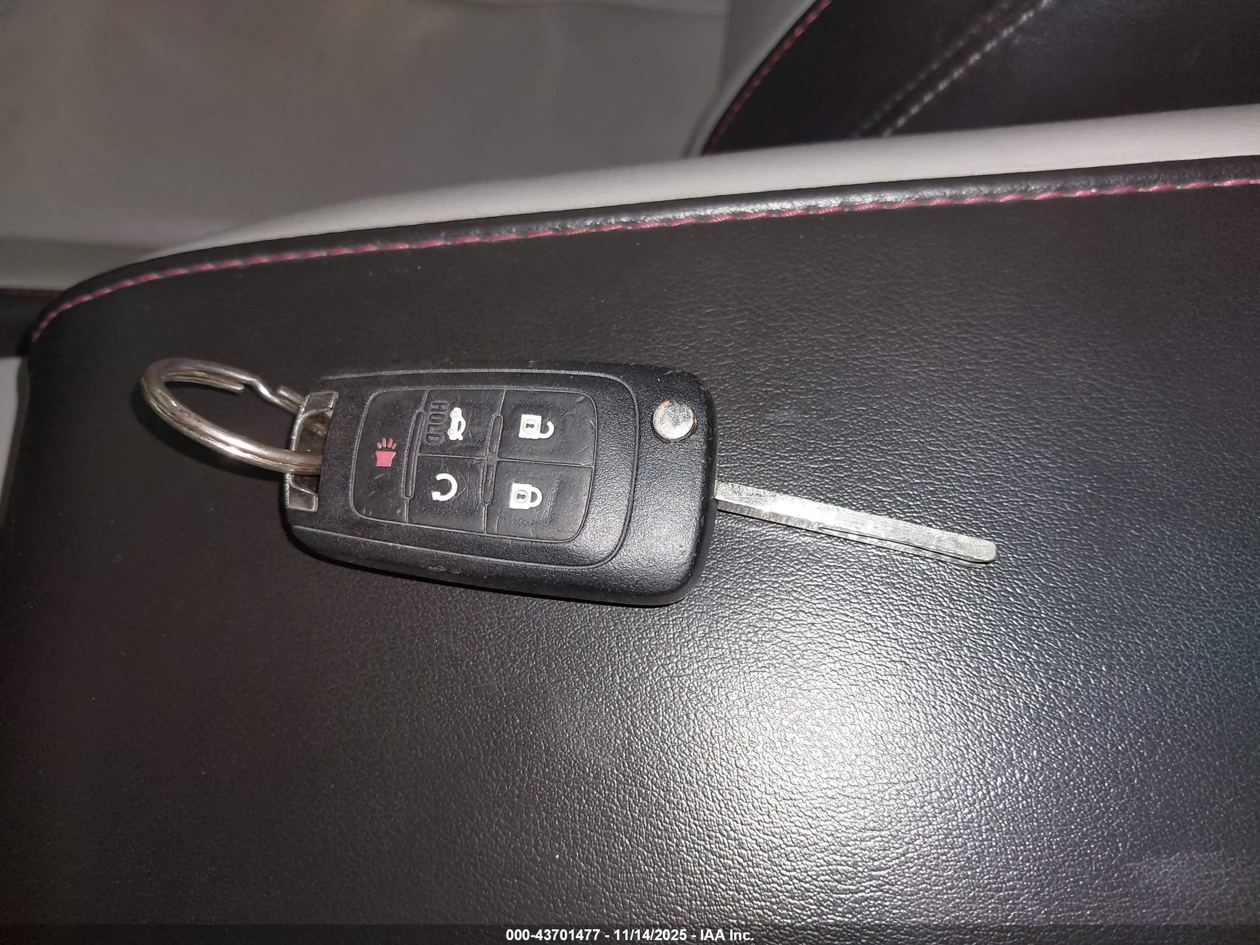 CHEVROLET EQUINOX image 11