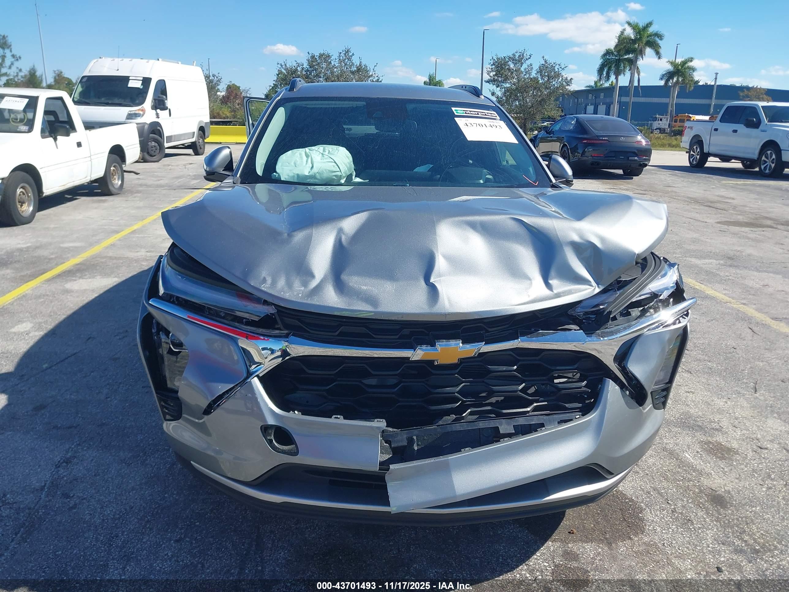 CHEVROLET TRAX image 6