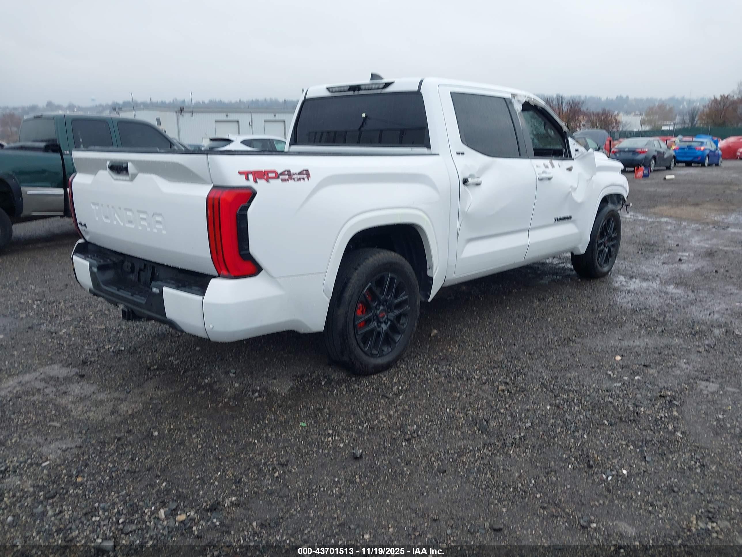 TOYOTA TUNDRA image 4
