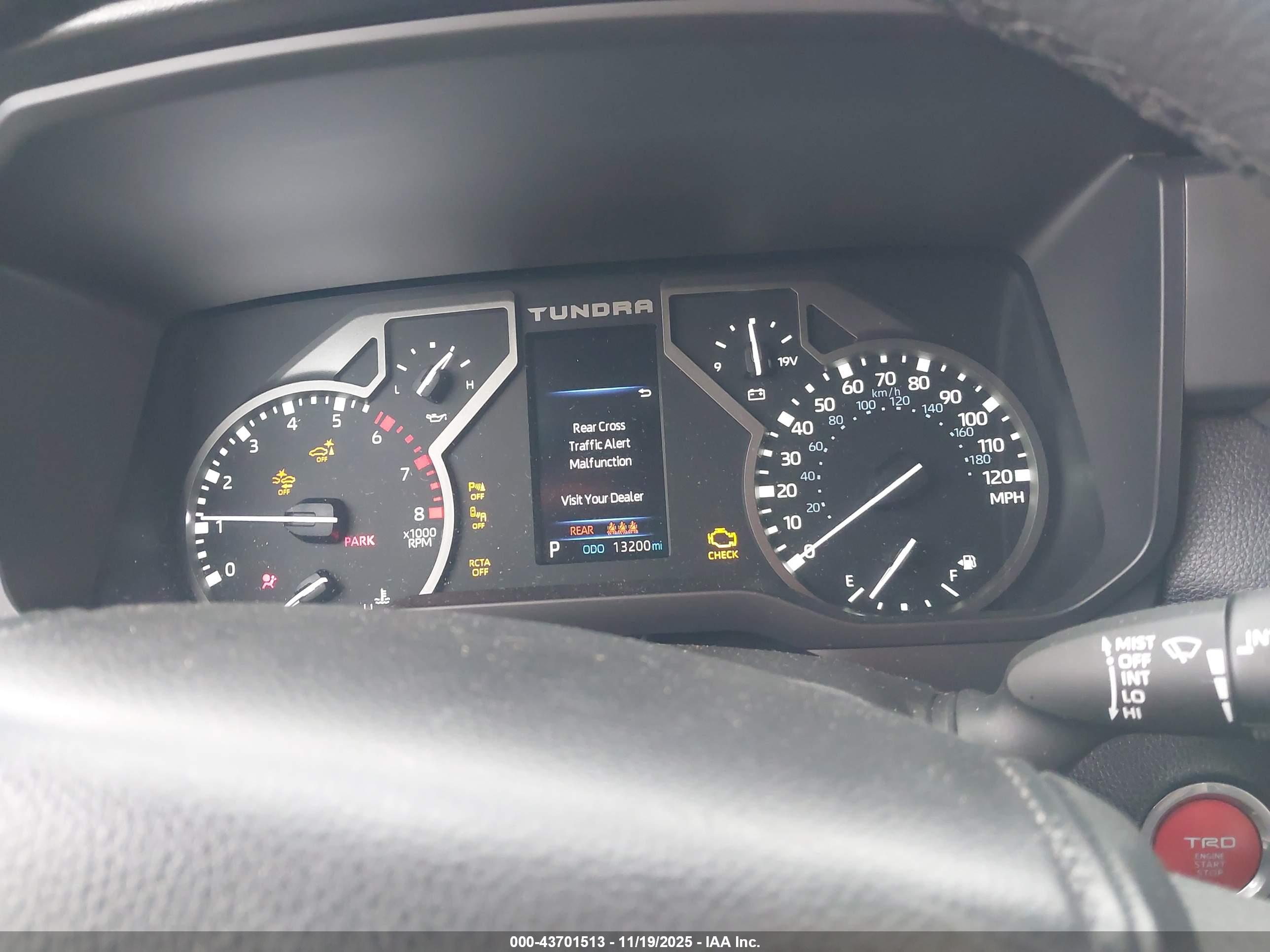 TOYOTA TUNDRA image 7