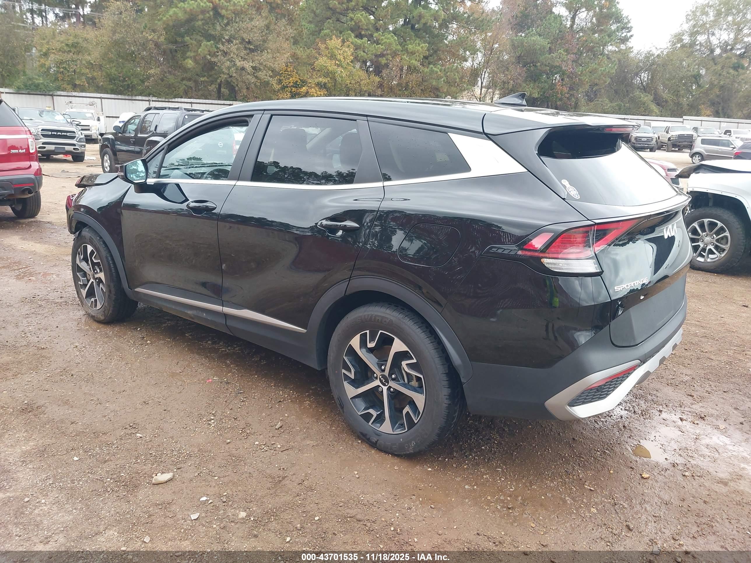 KIA SPORTAGE image 3