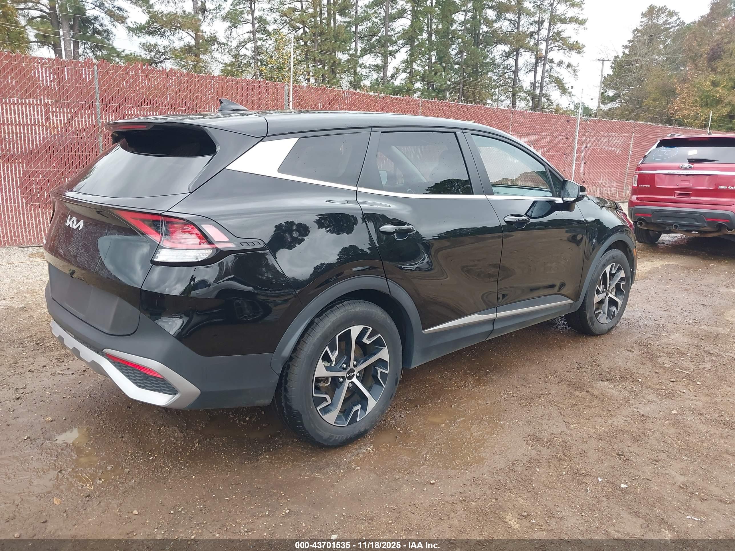 KIA SPORTAGE image 4