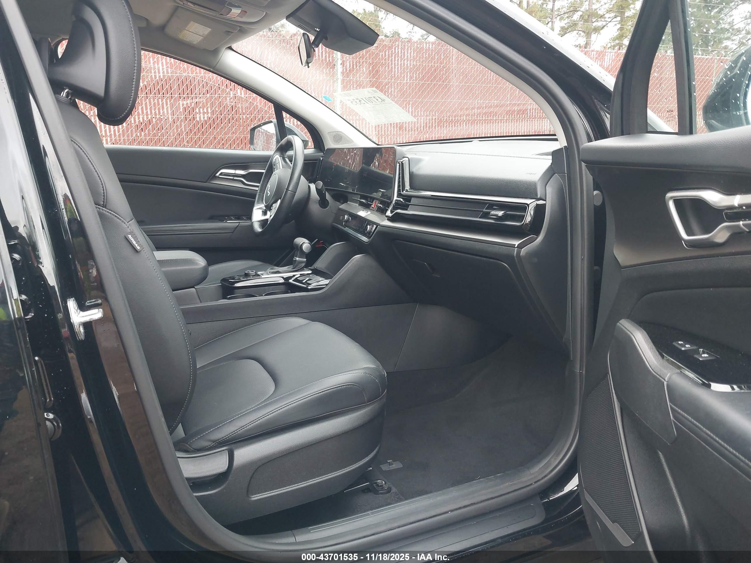 KIA SPORTAGE image 5