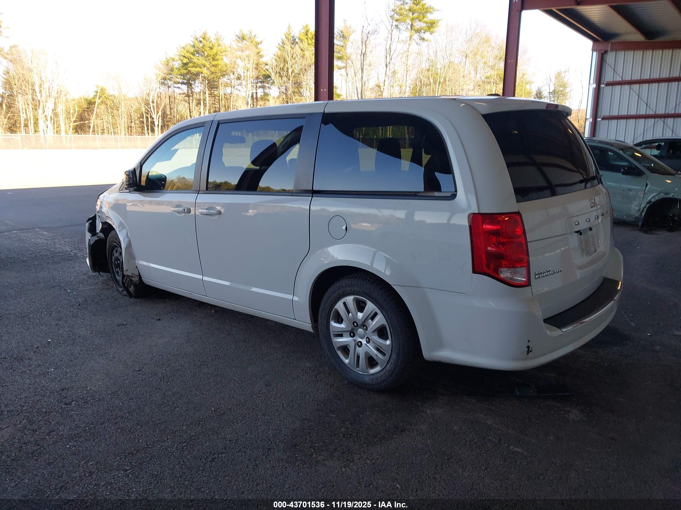 DODGE GRAND image 3
