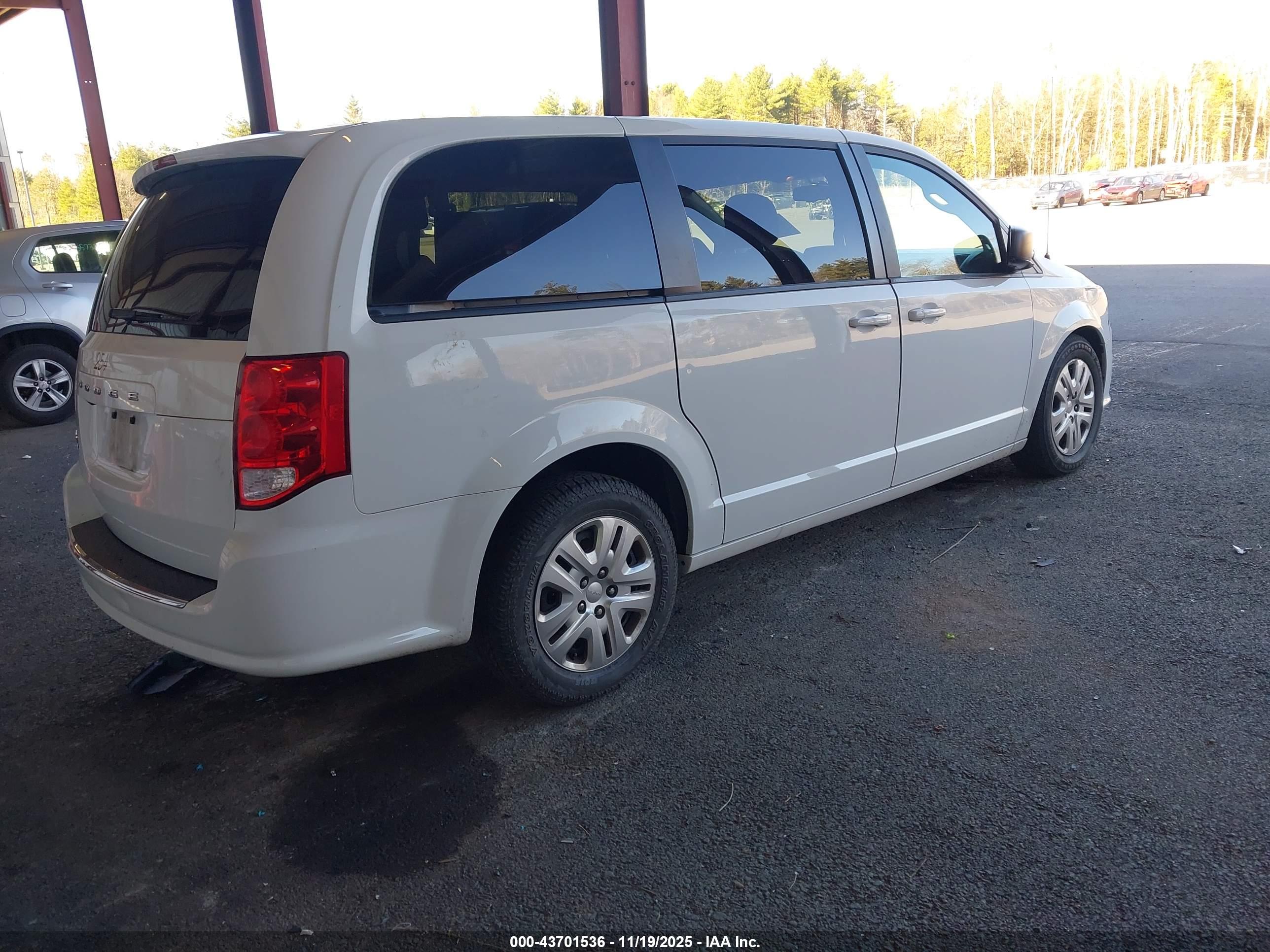 DODGE GRAND image 4