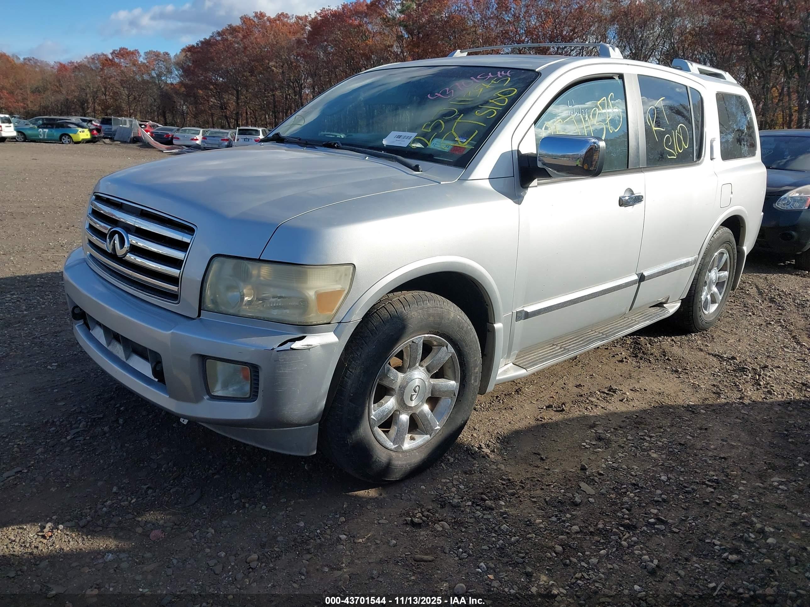 INFINITI QX56 image 2