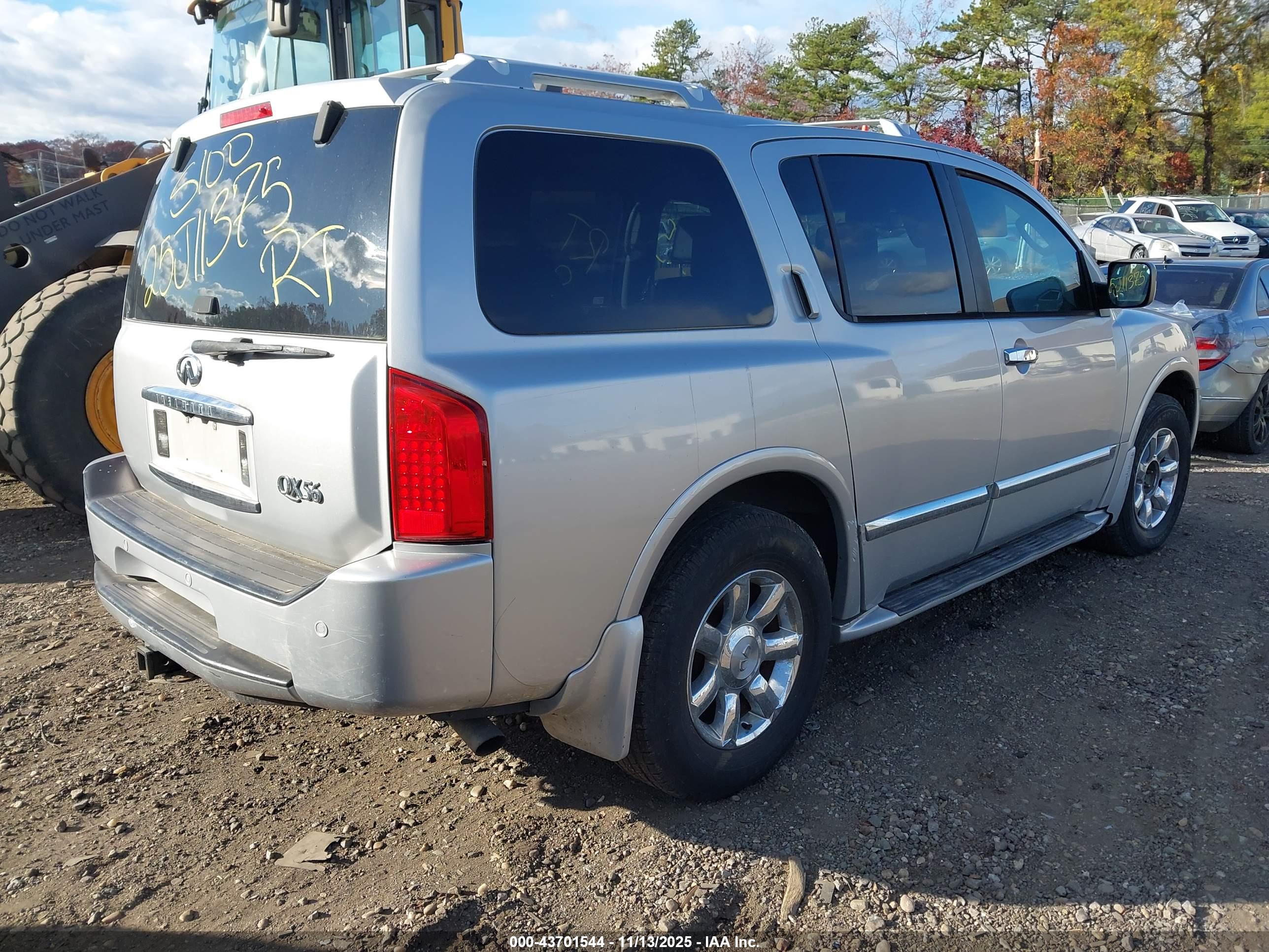 INFINITI QX56 image 4