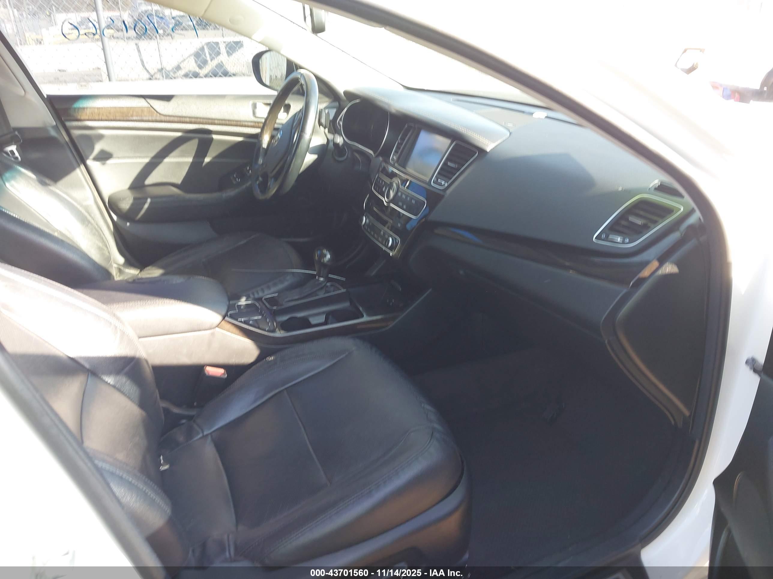 KIA CADENZA image 5