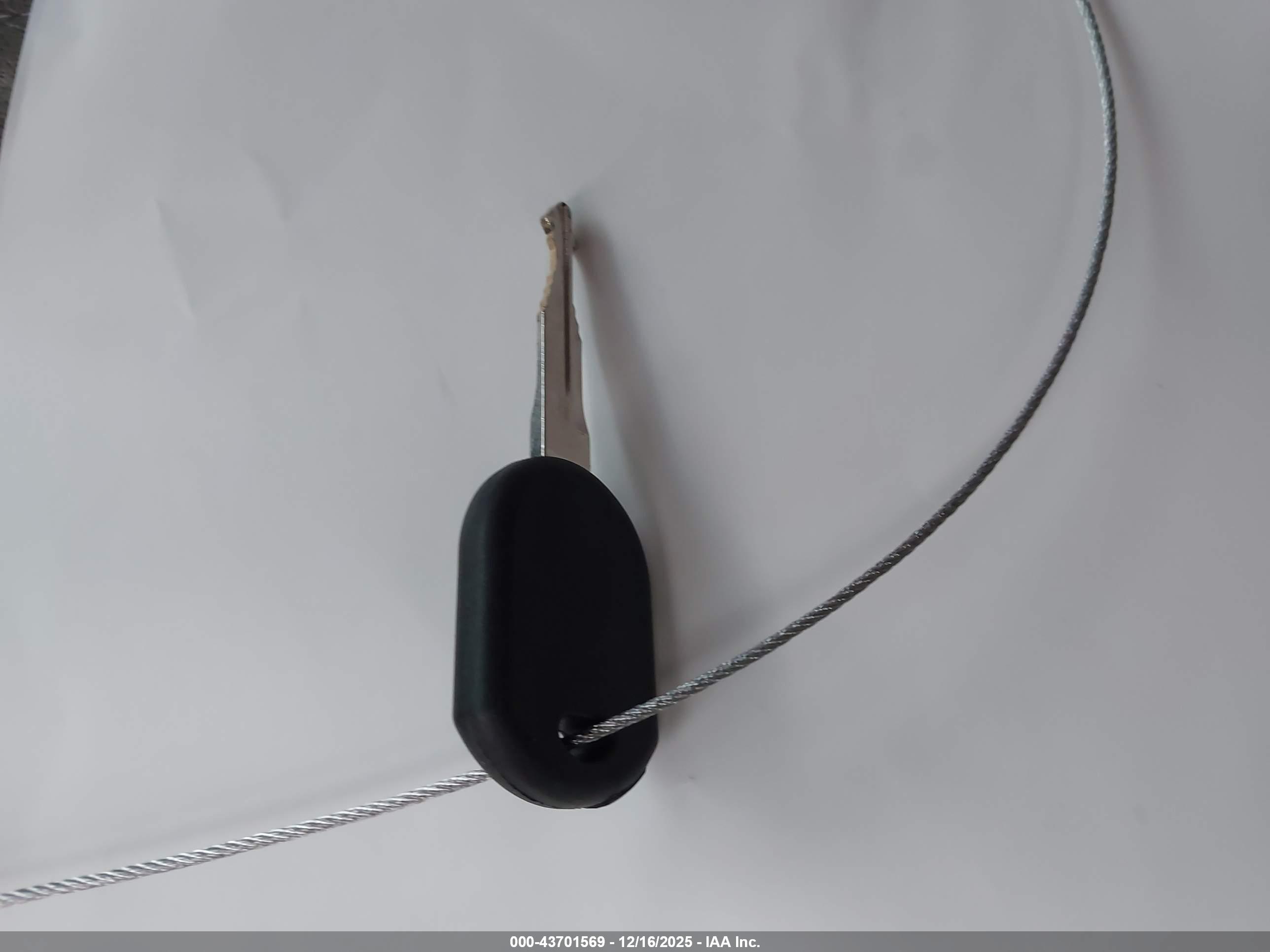LINCOLN TOWN image 11