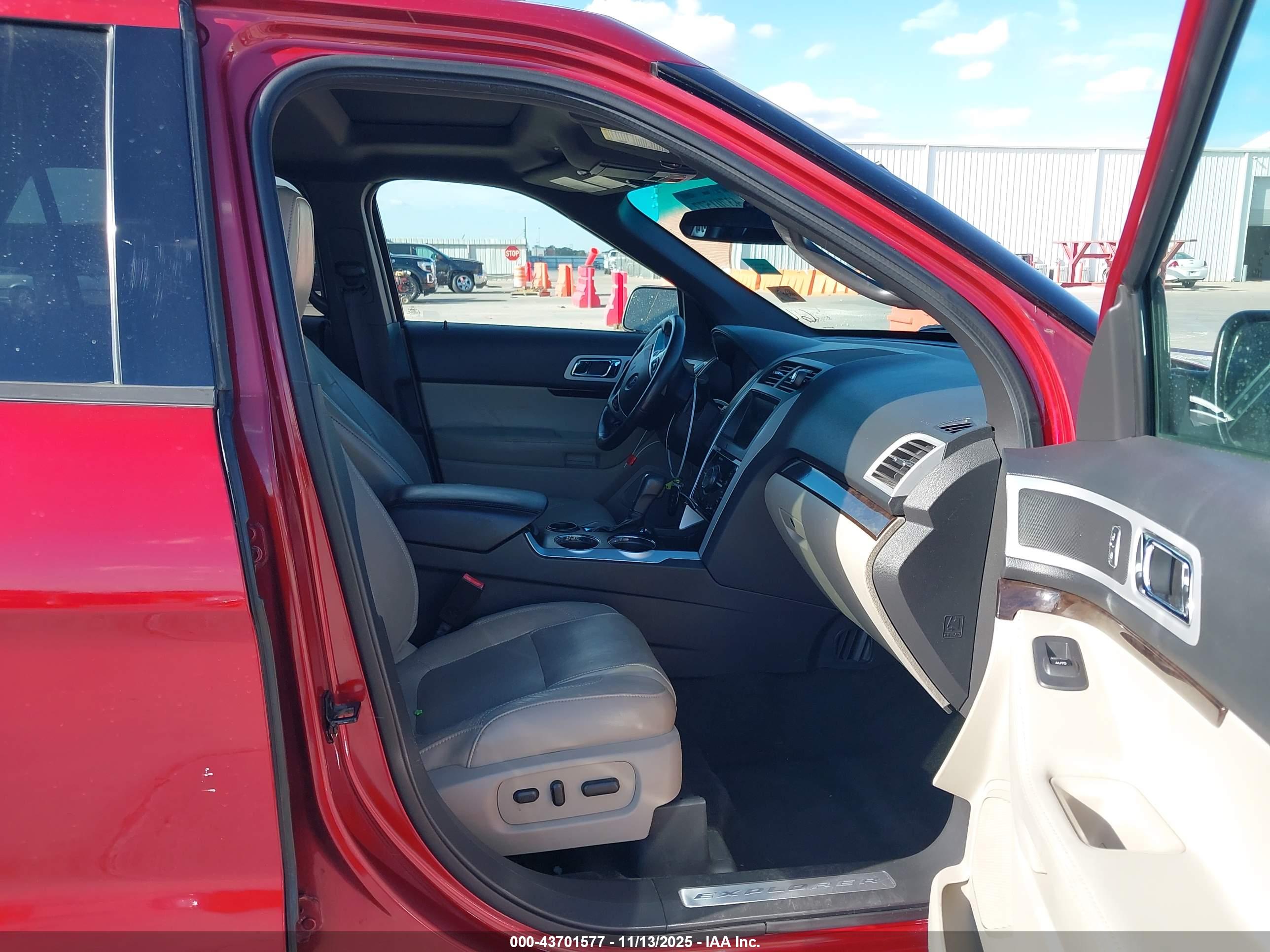 FORD EXPLORER image 5