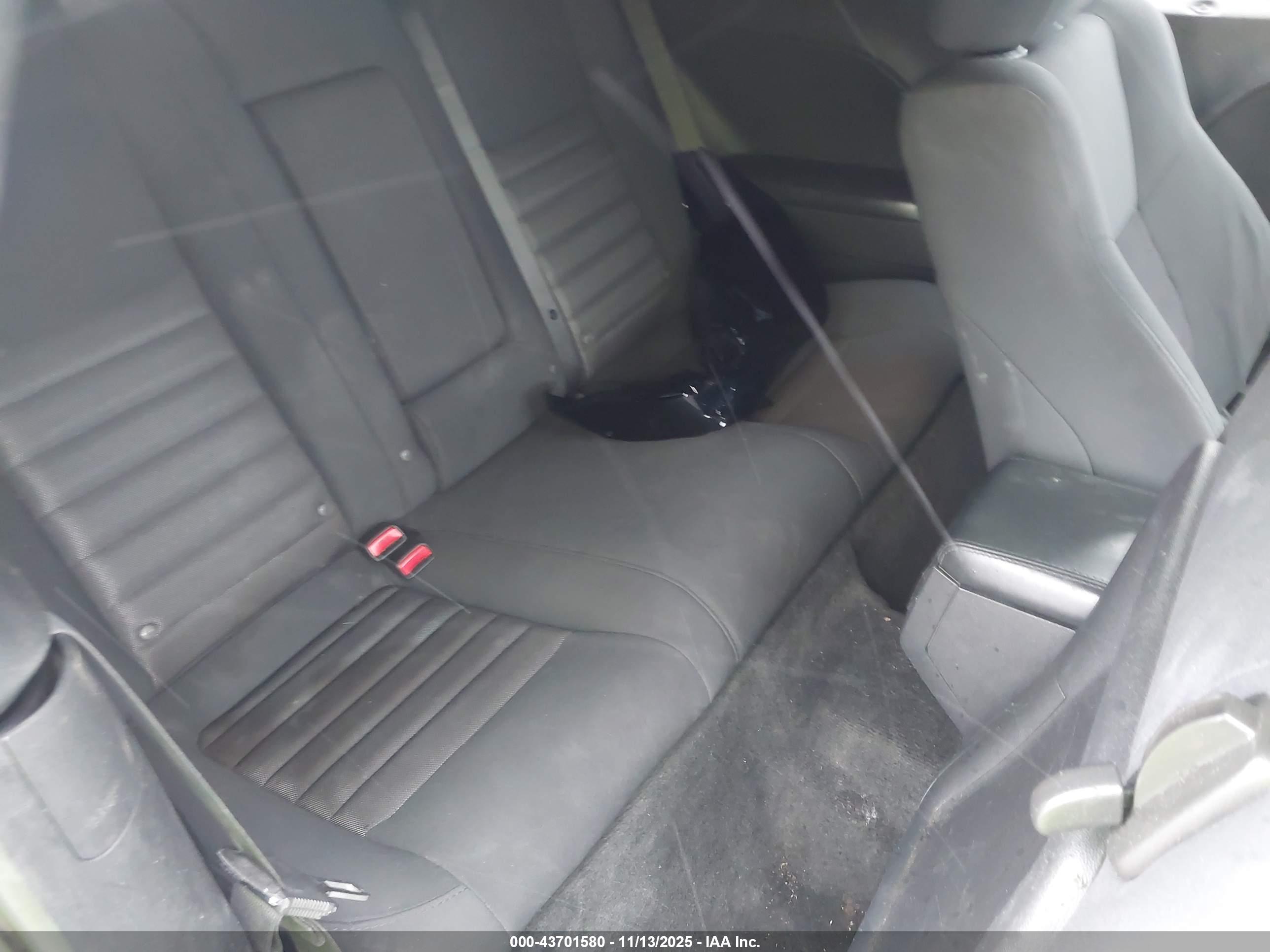 DODGE CHALLENGER image 8