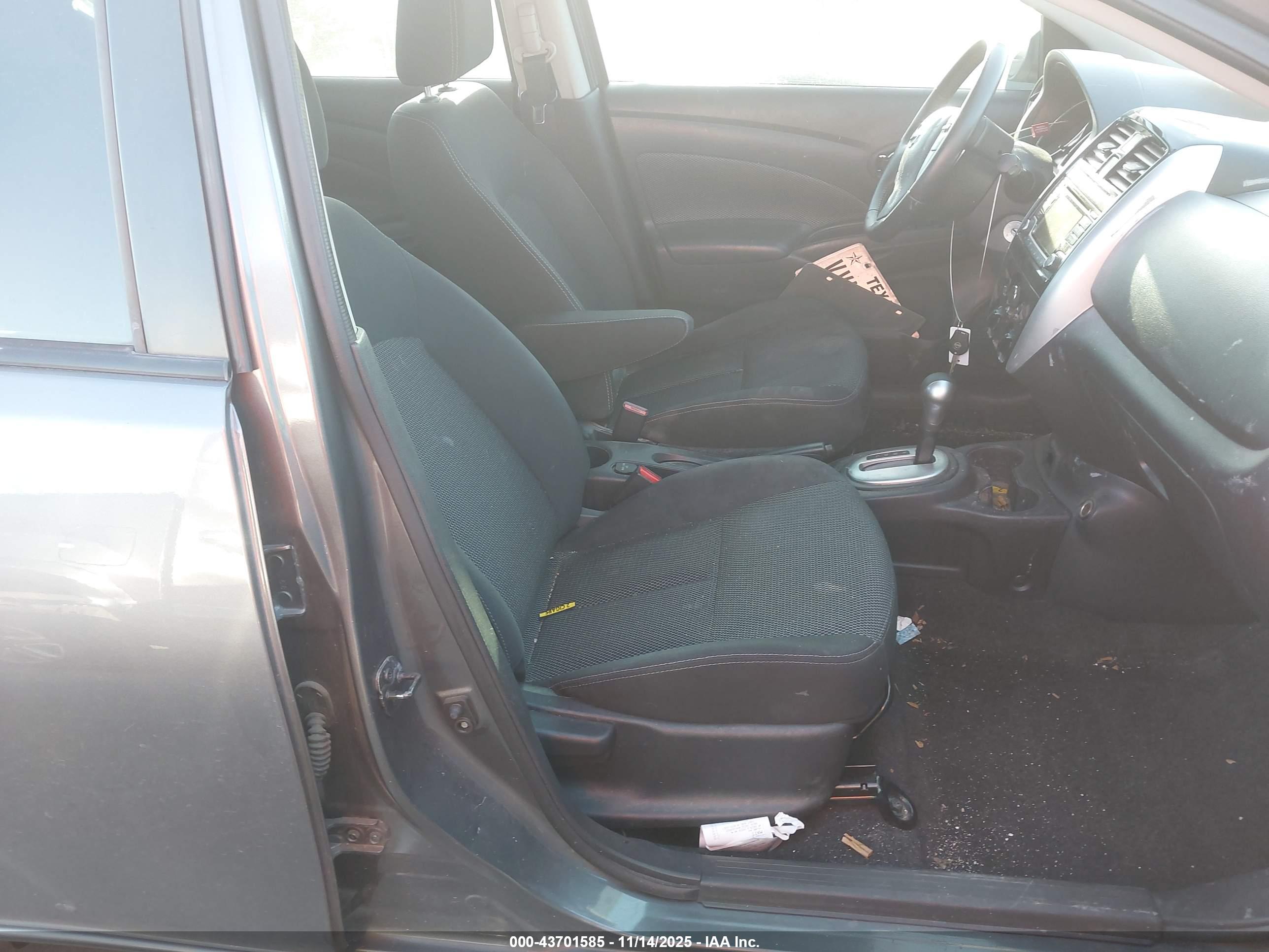 NISSAN VERSA image 5