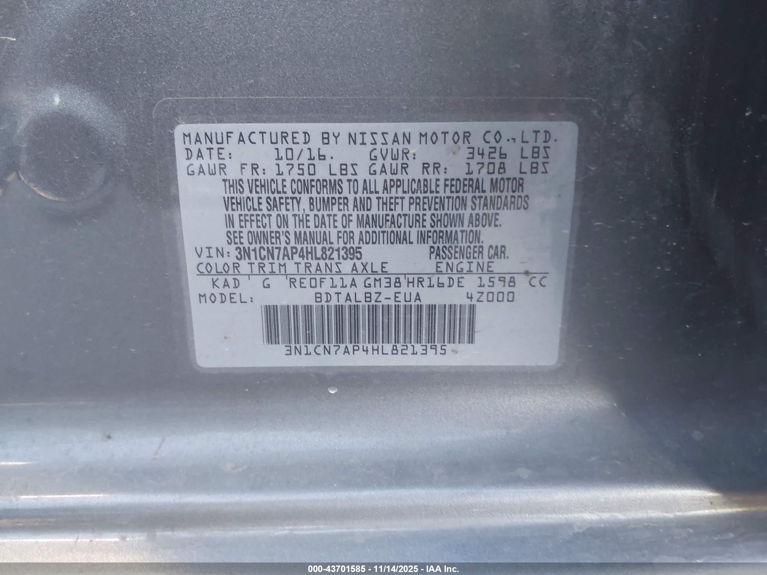 NISSAN VERSA image 9