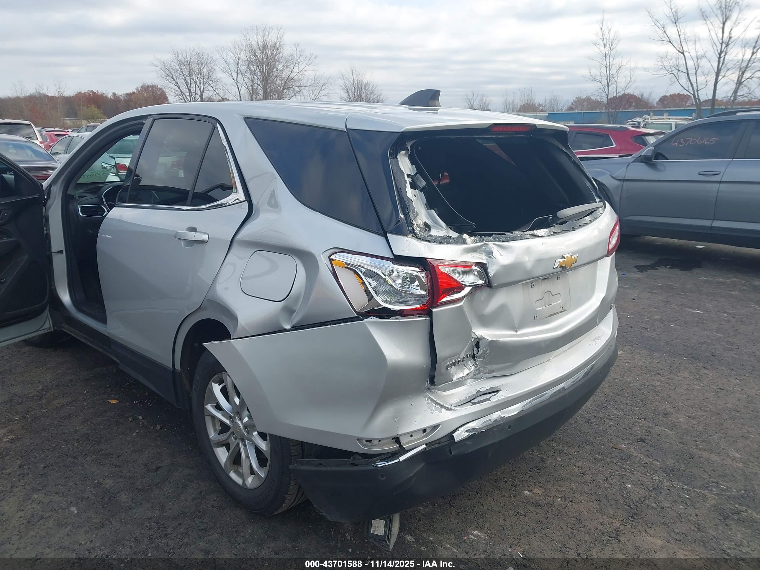 CHEVROLET EQUINOX image 6