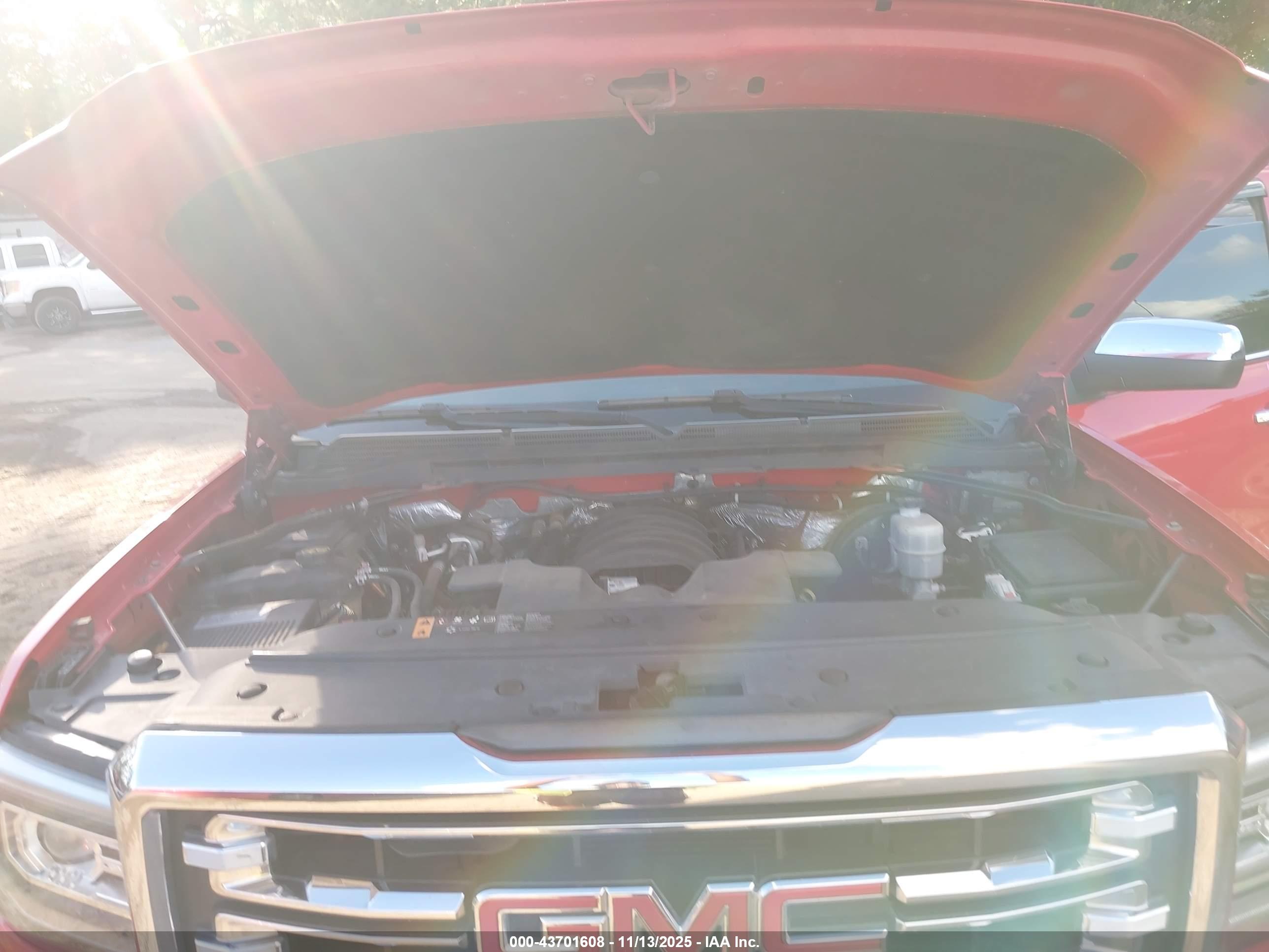 GMC SIERRA image 10