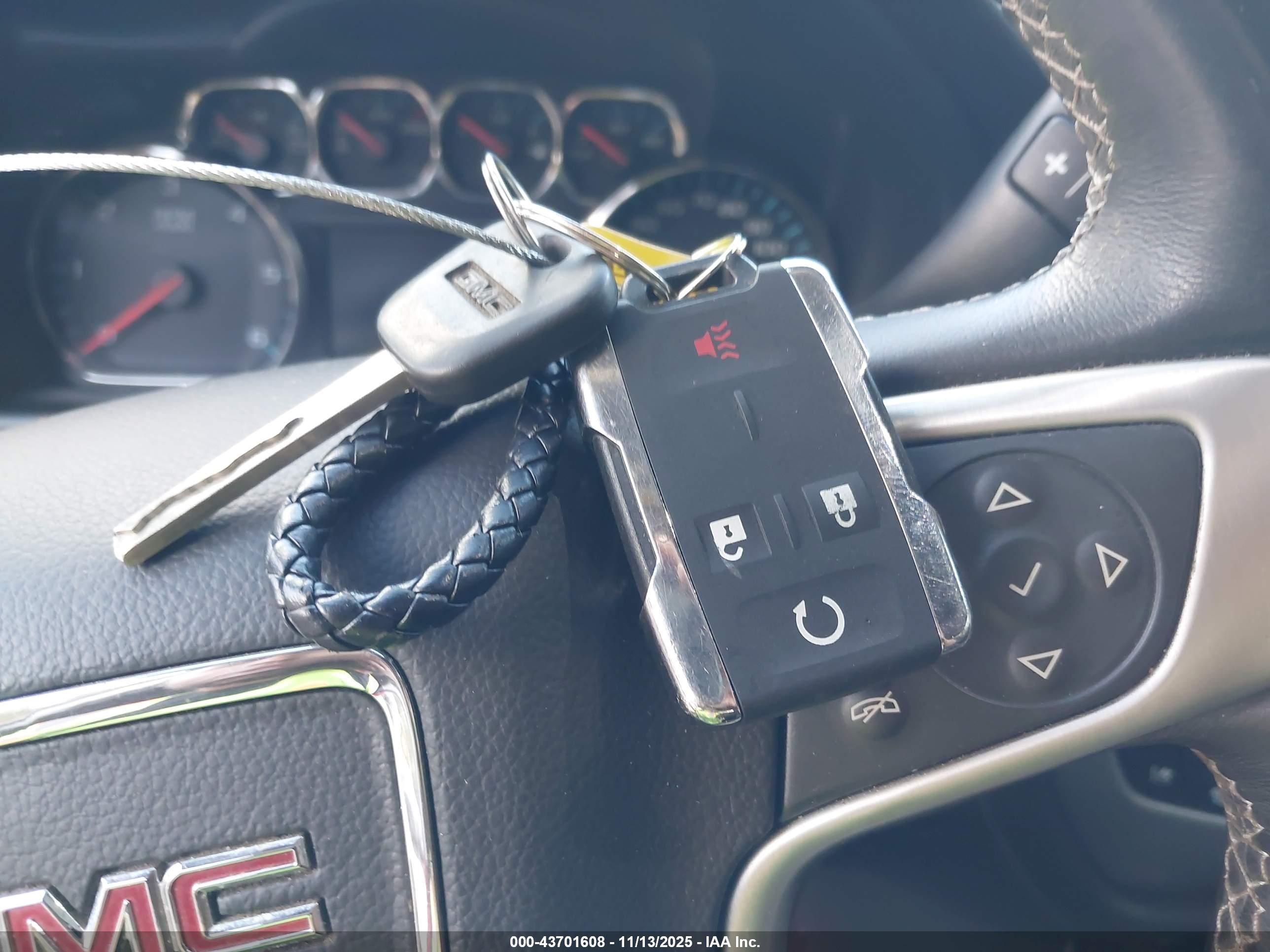 GMC SIERRA image 11