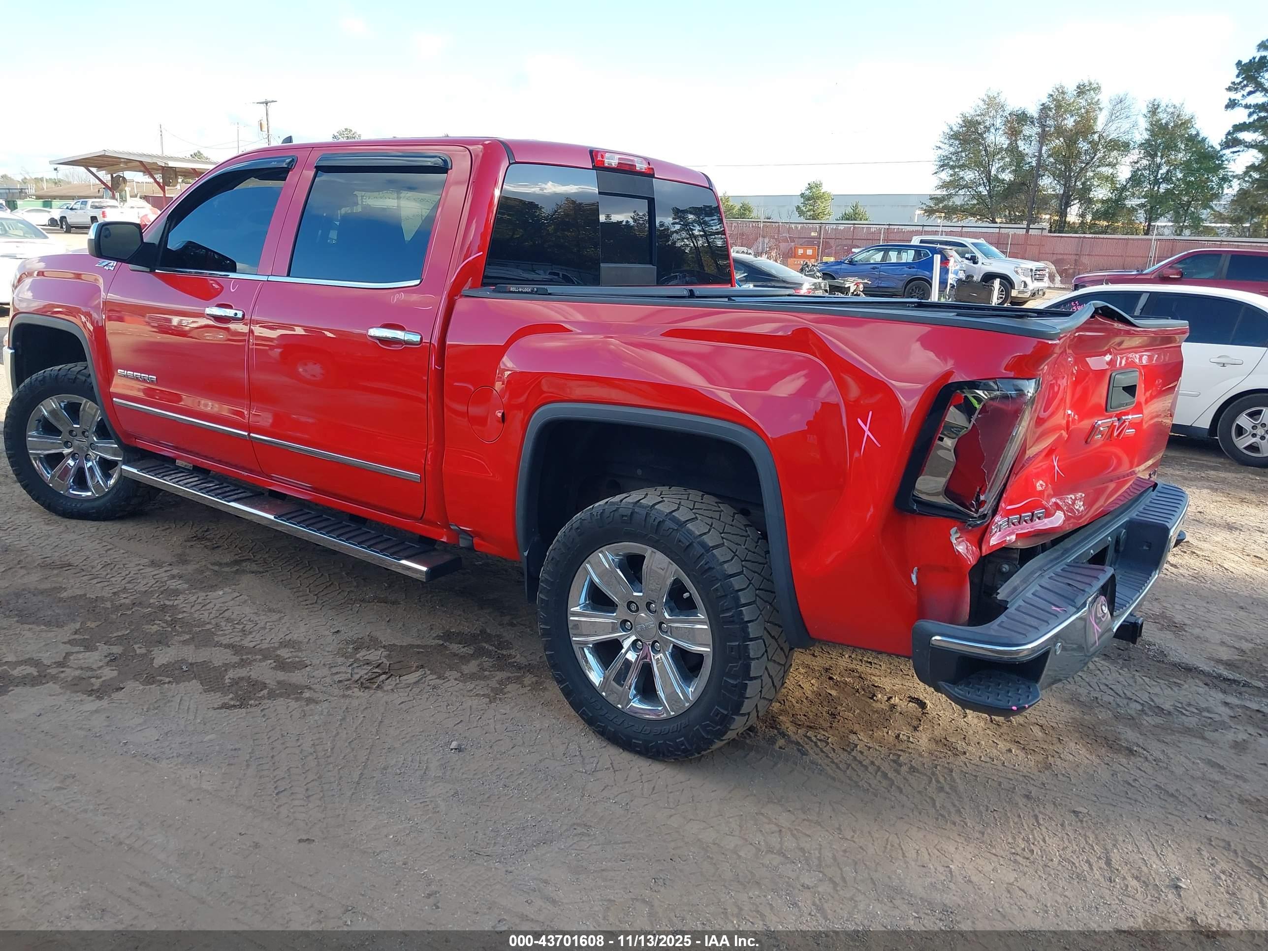 GMC SIERRA image 3