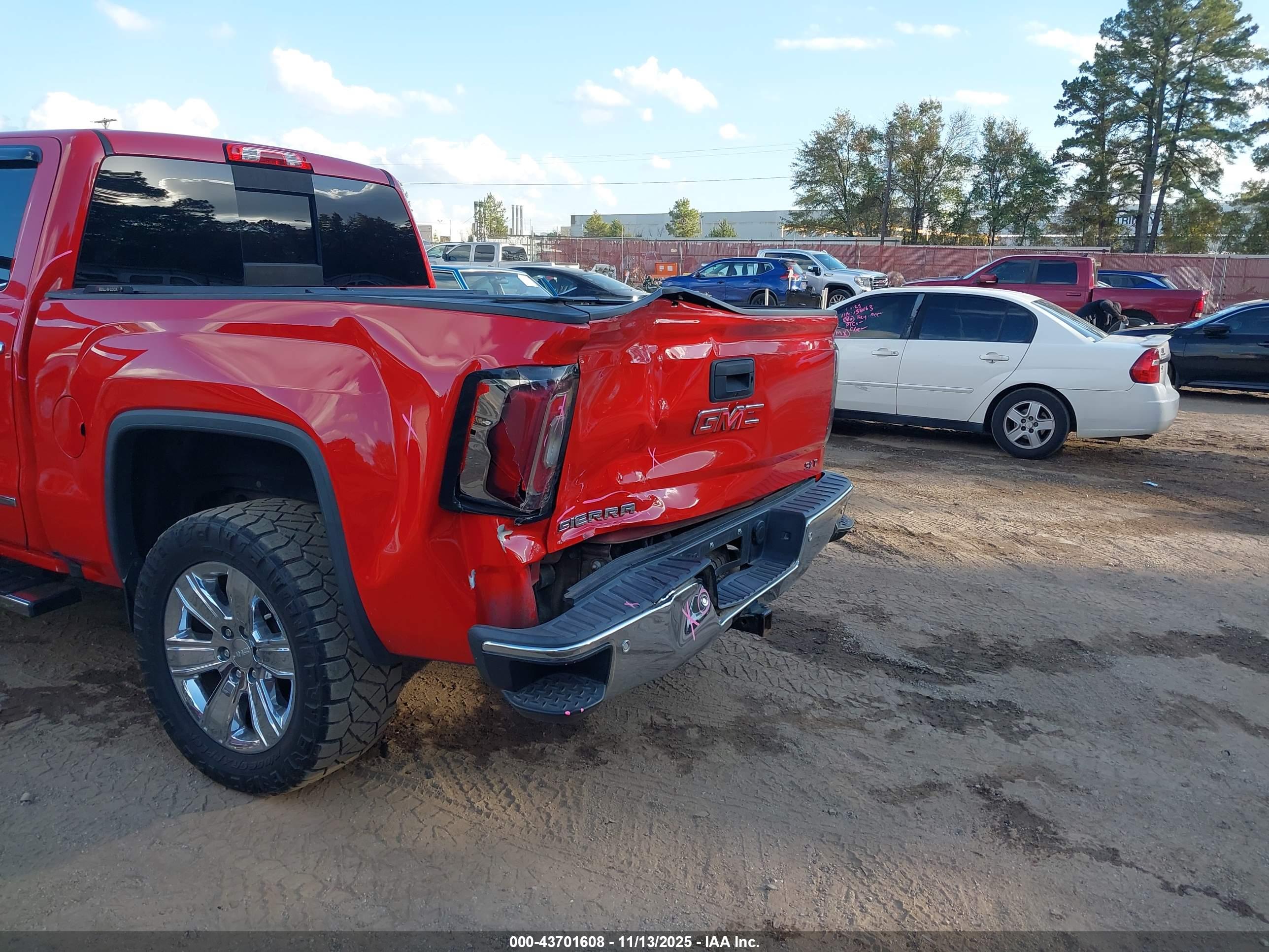 GMC SIERRA image 6