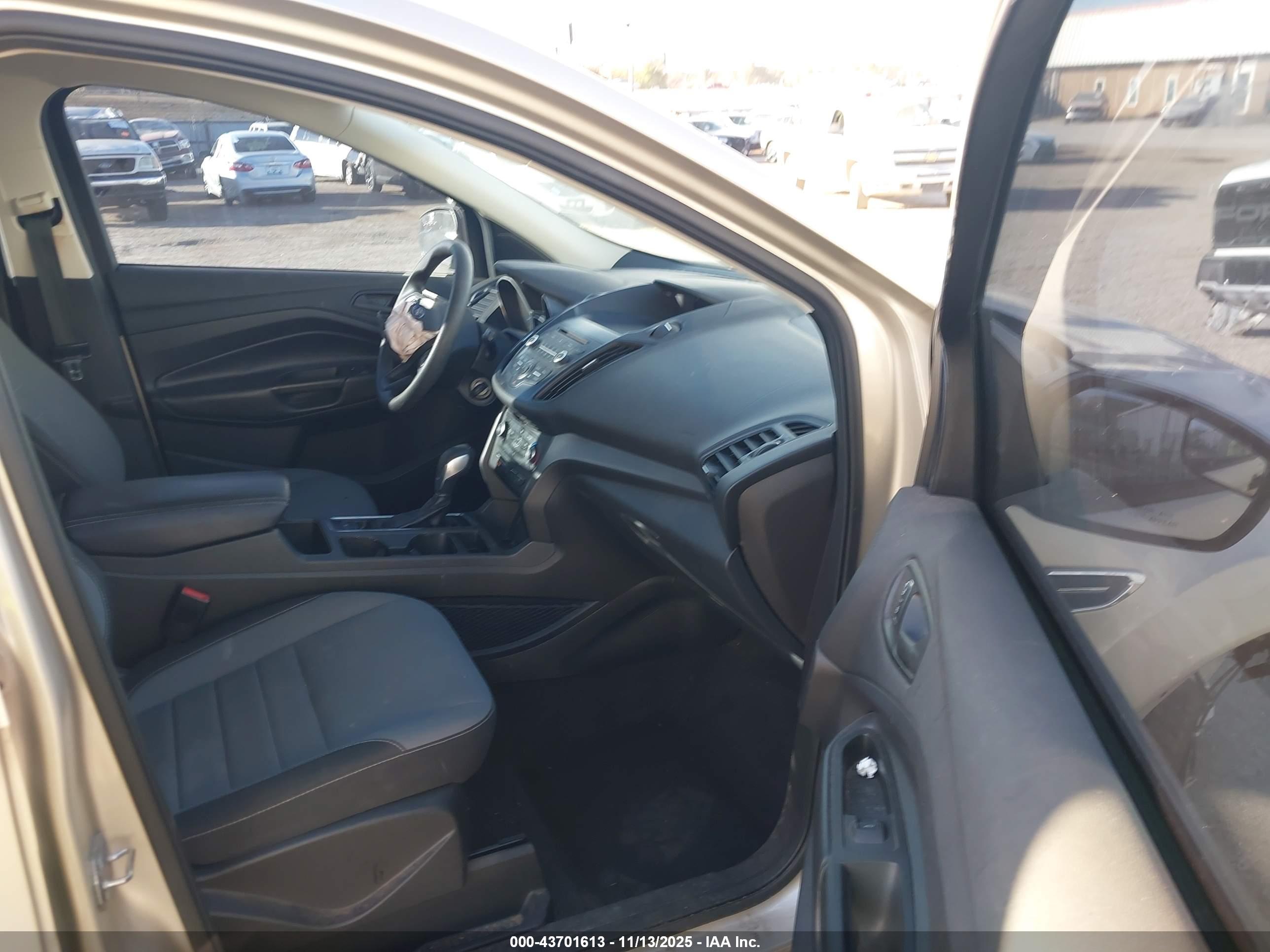 FORD ESCAPE image 5
