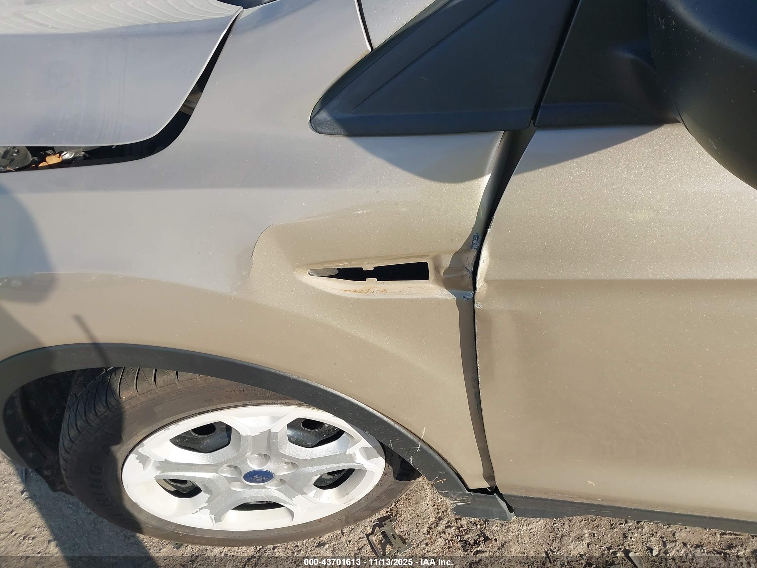 FORD ESCAPE image 6
