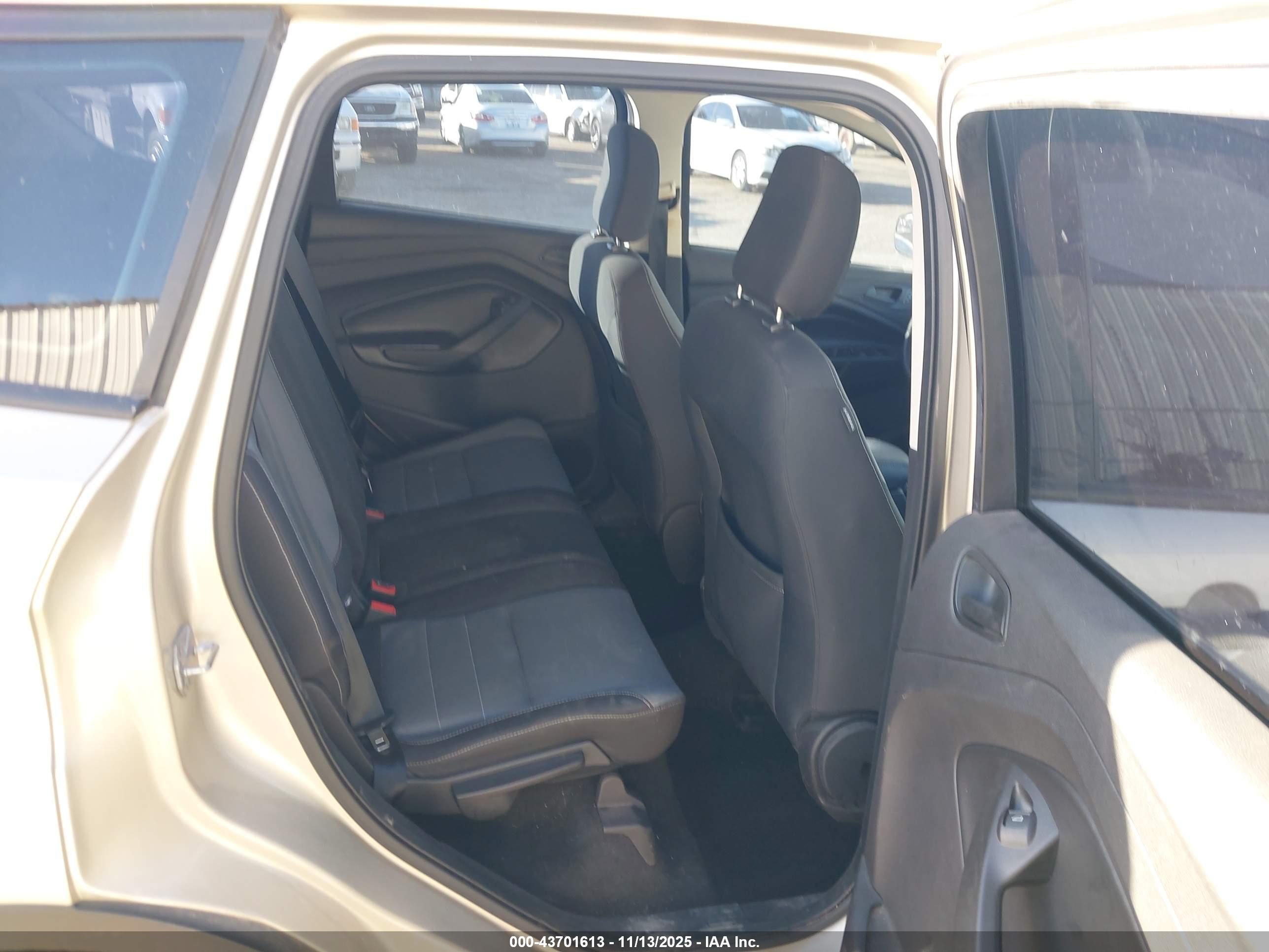 FORD ESCAPE image 8