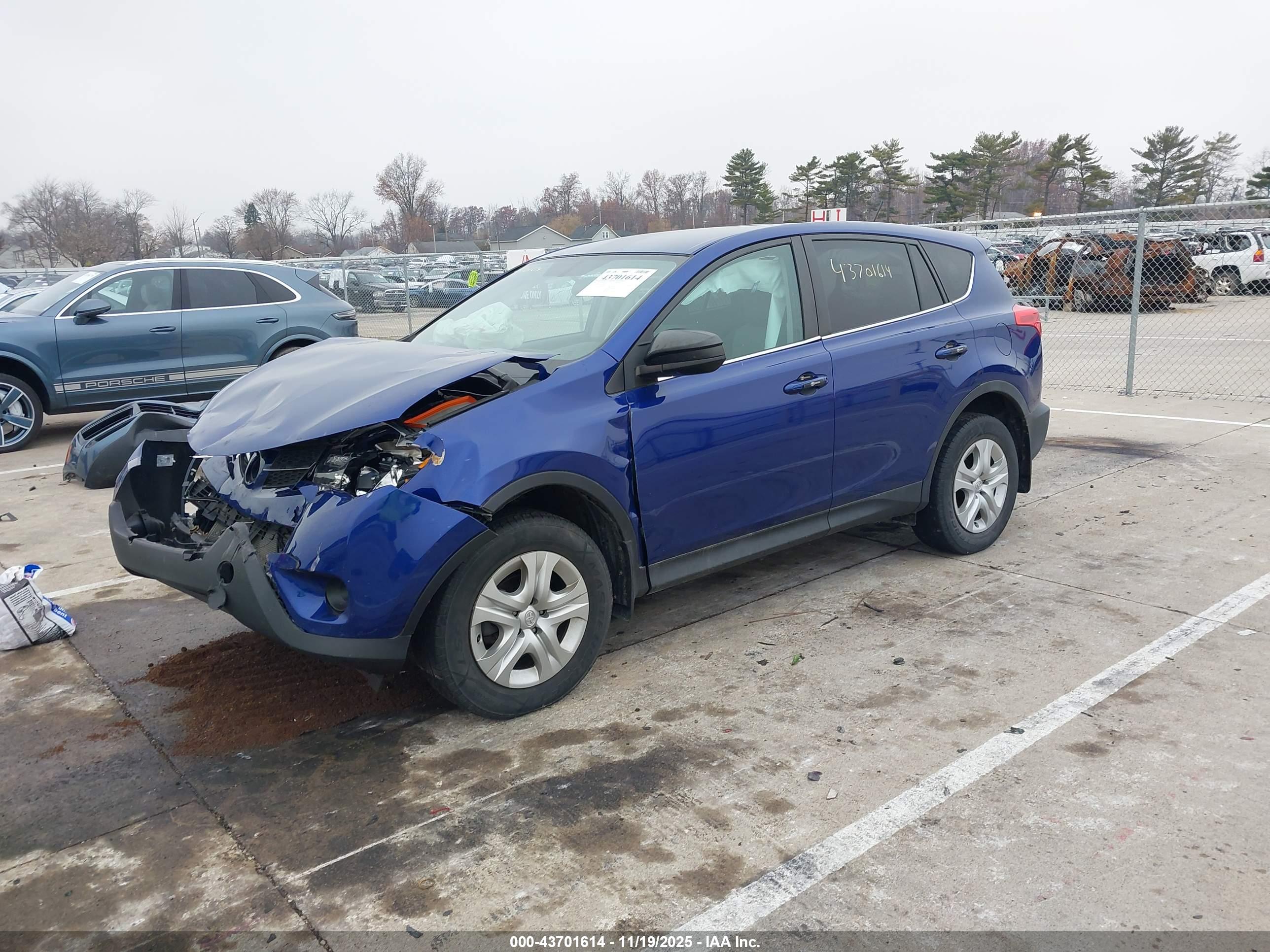 TOYOTA RAV4 image 2