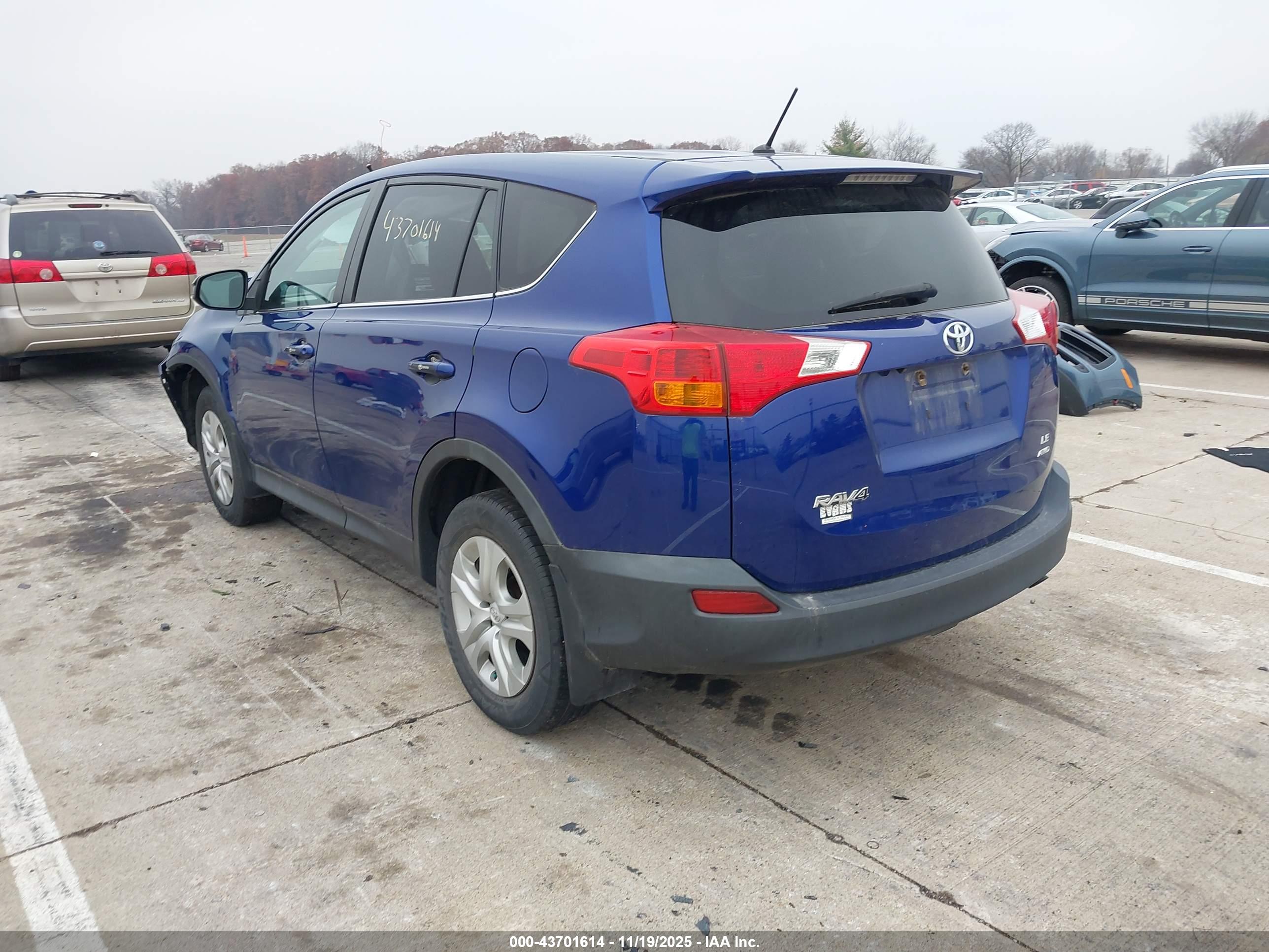 TOYOTA RAV4 image 3