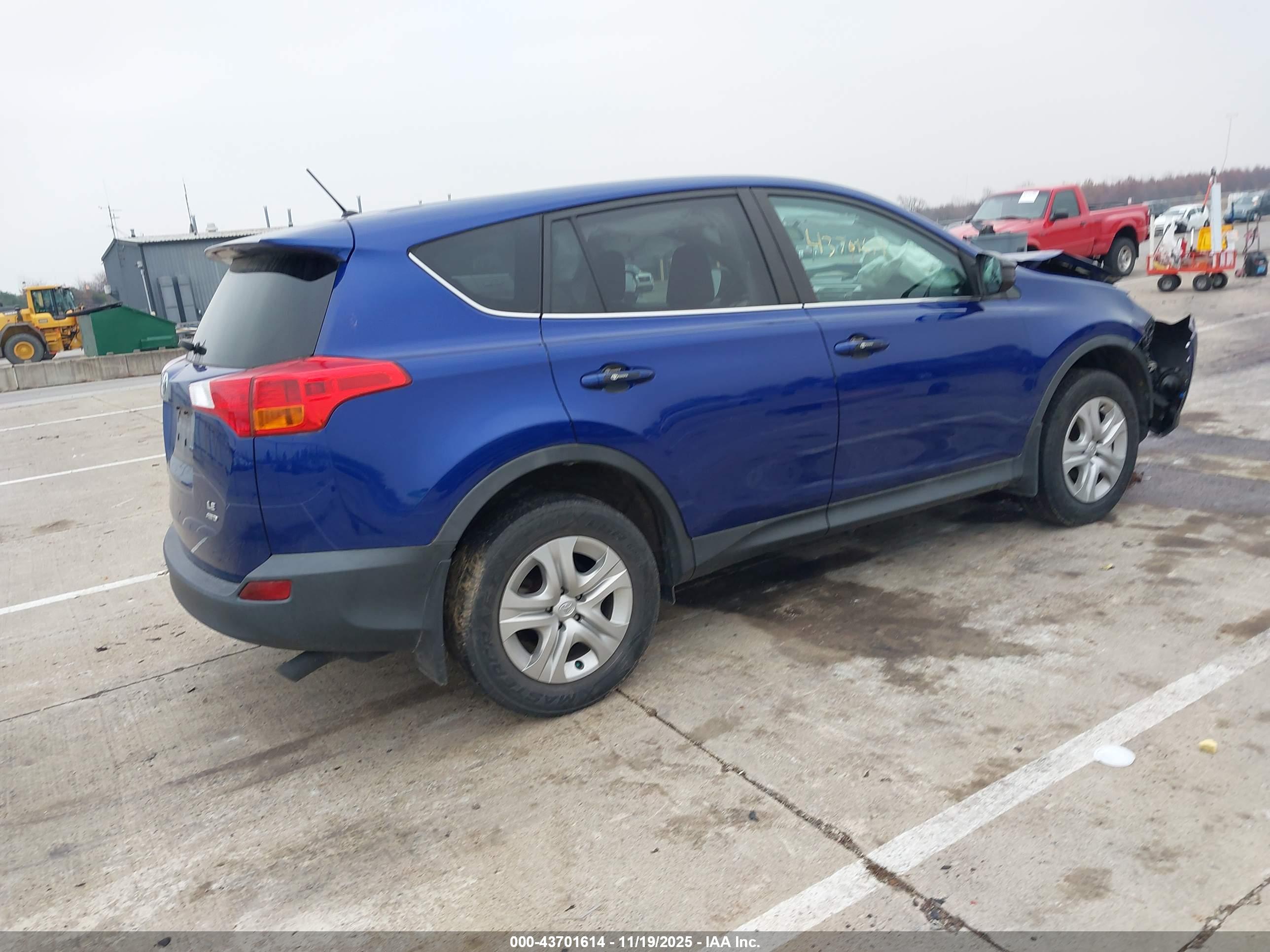 TOYOTA RAV4 image 4