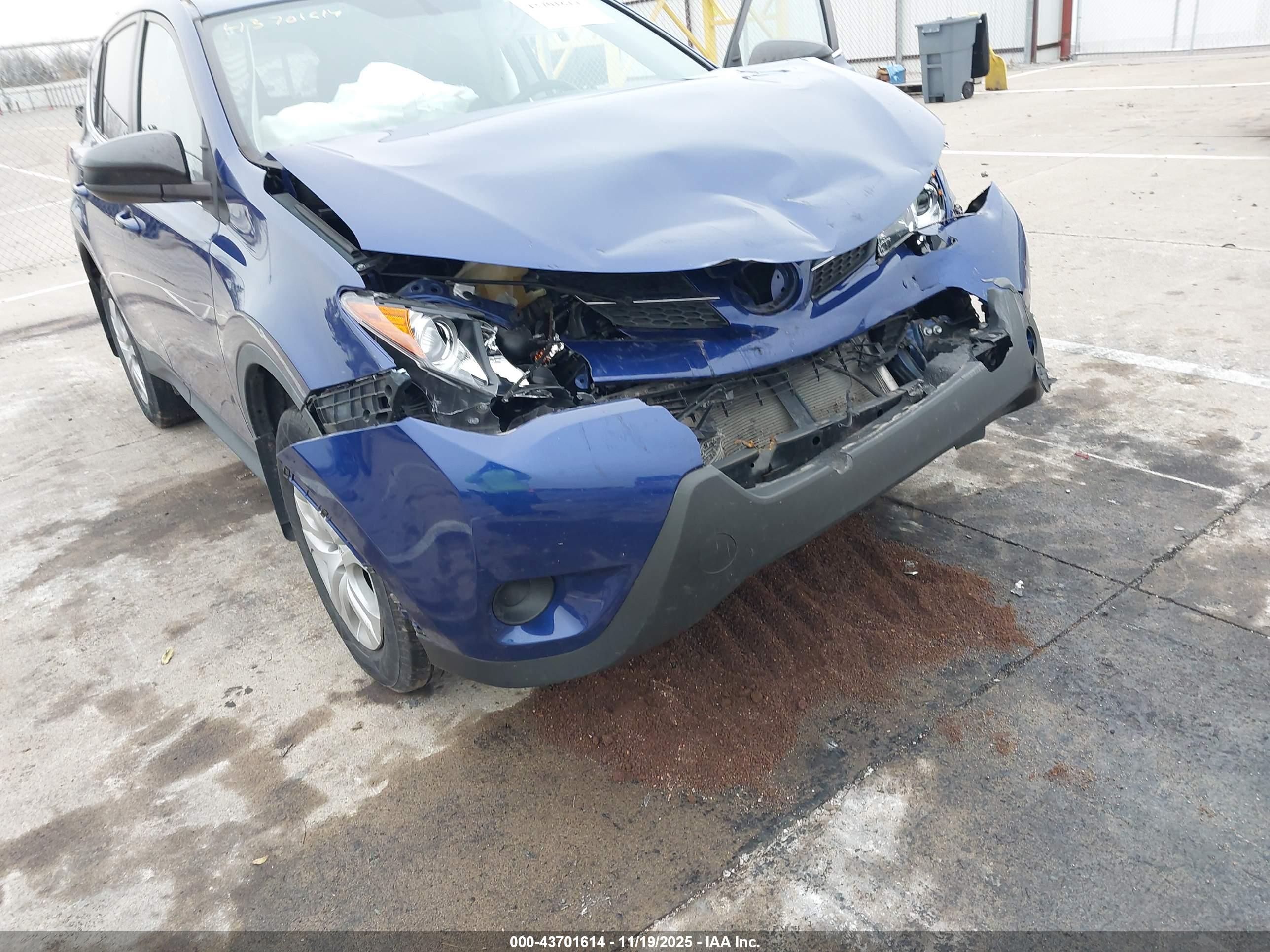 TOYOTA RAV4 image 6