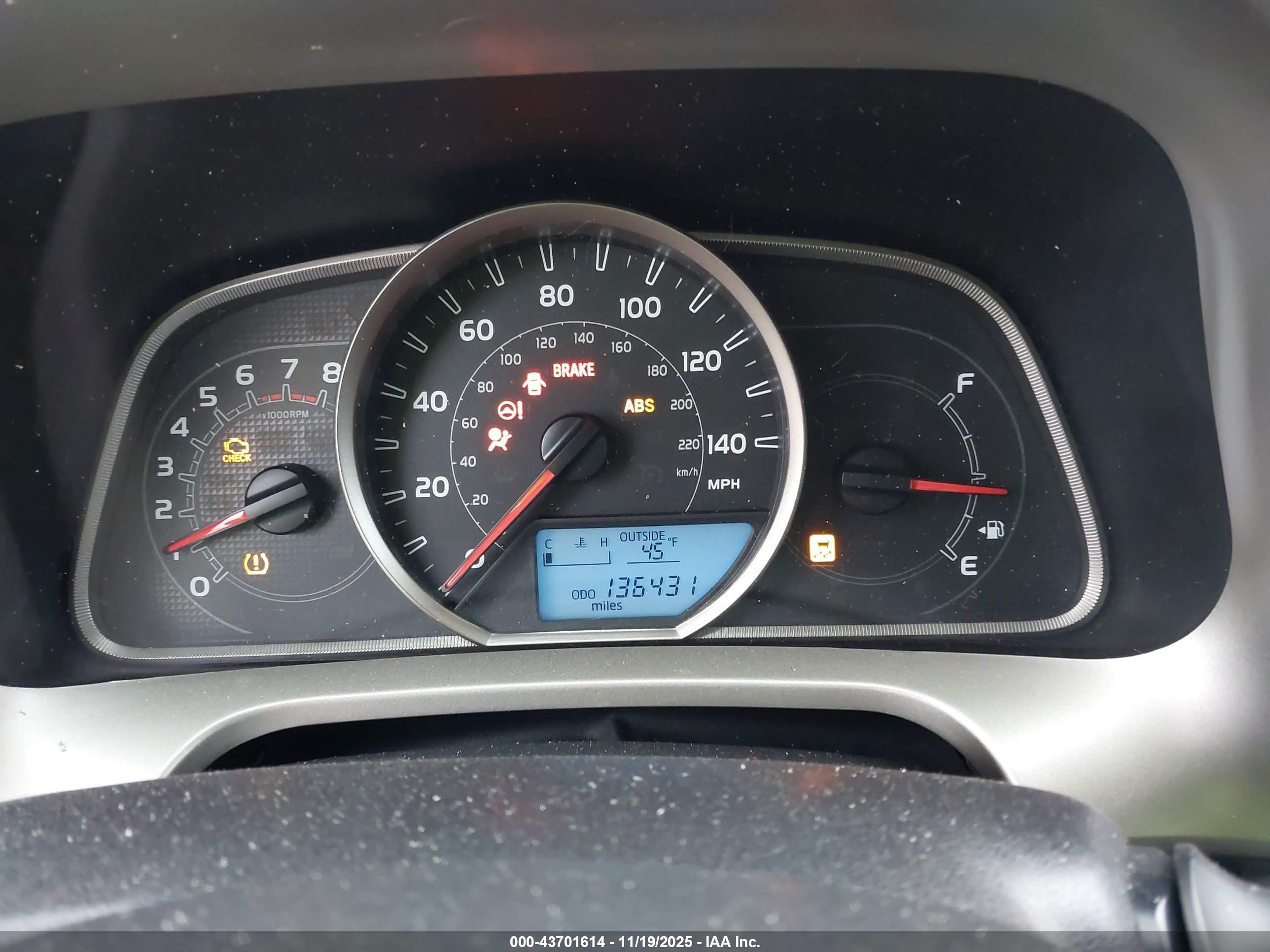 TOYOTA RAV4 image 7