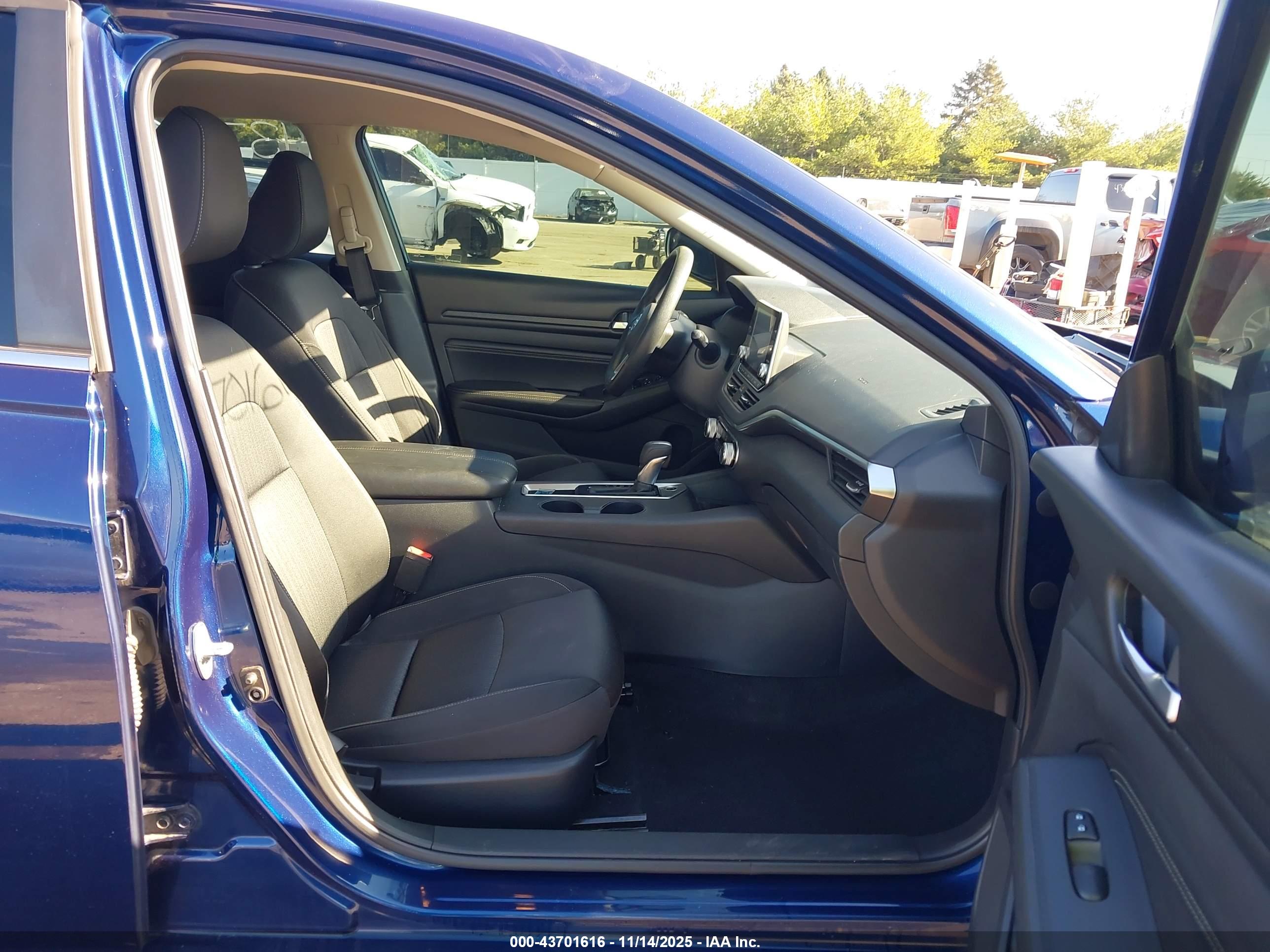 NISSAN ALTIMA image 5