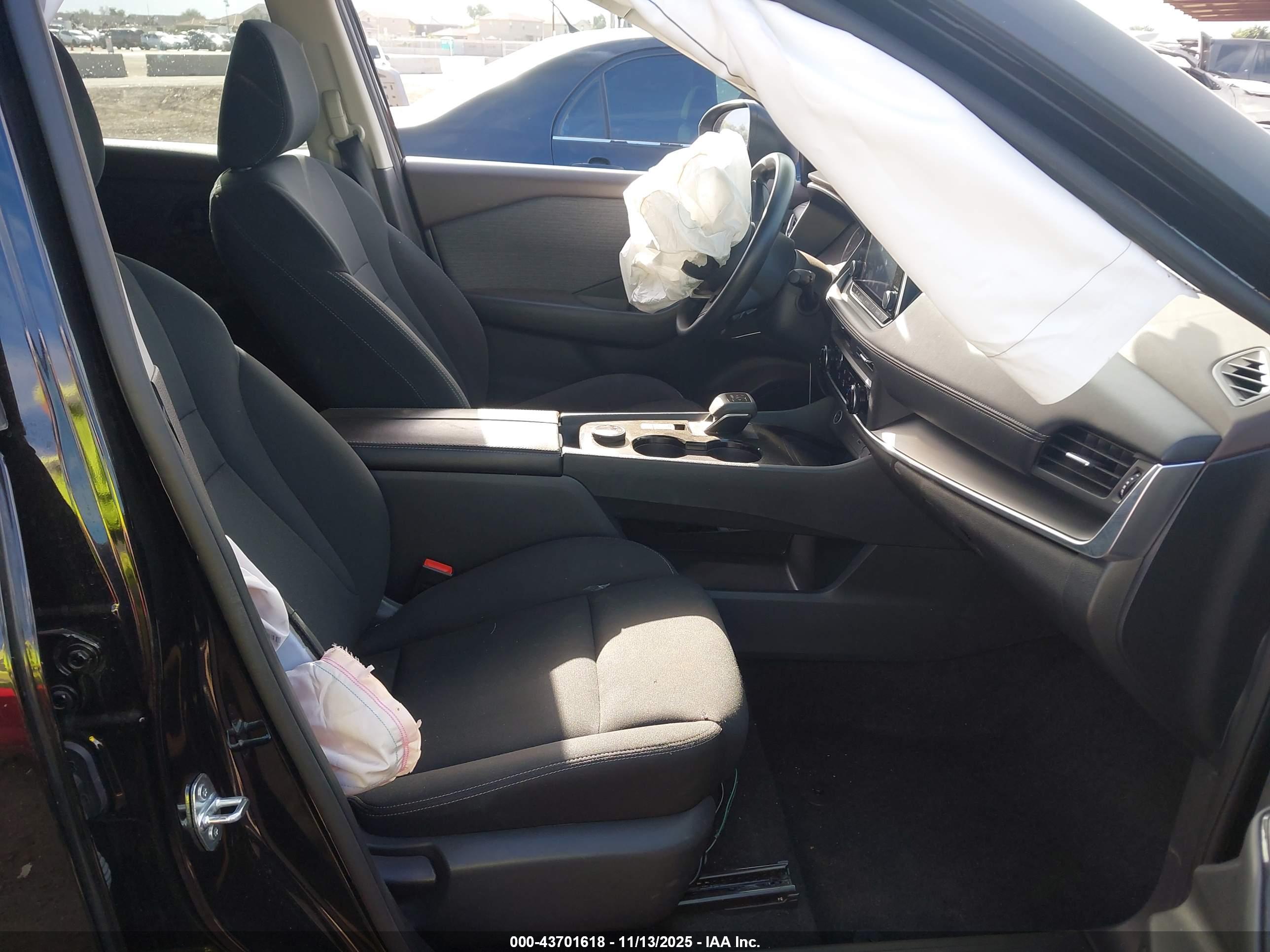 NISSAN ROGUE image 5