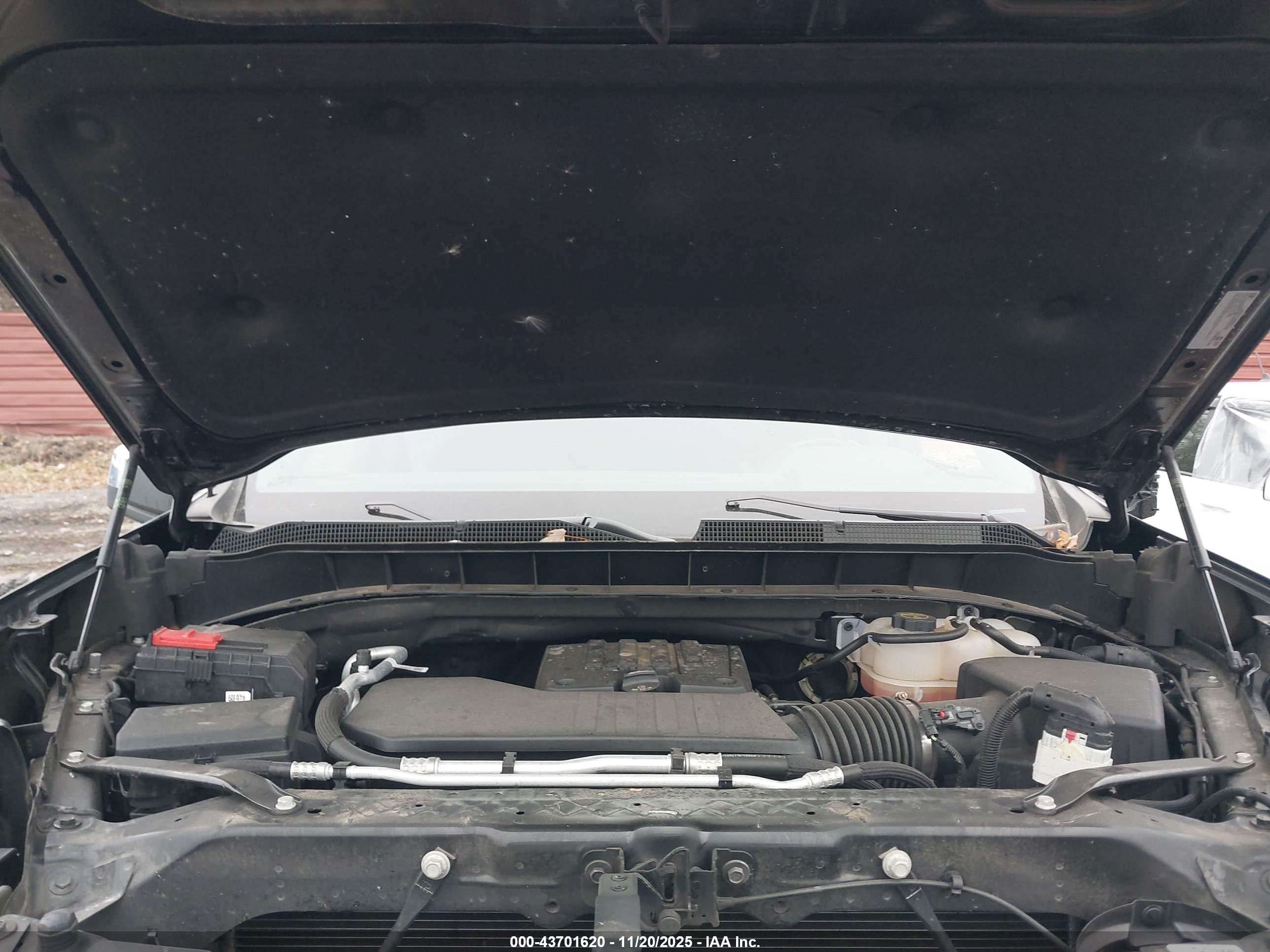 CHEVROLET SILVERADO image 10
