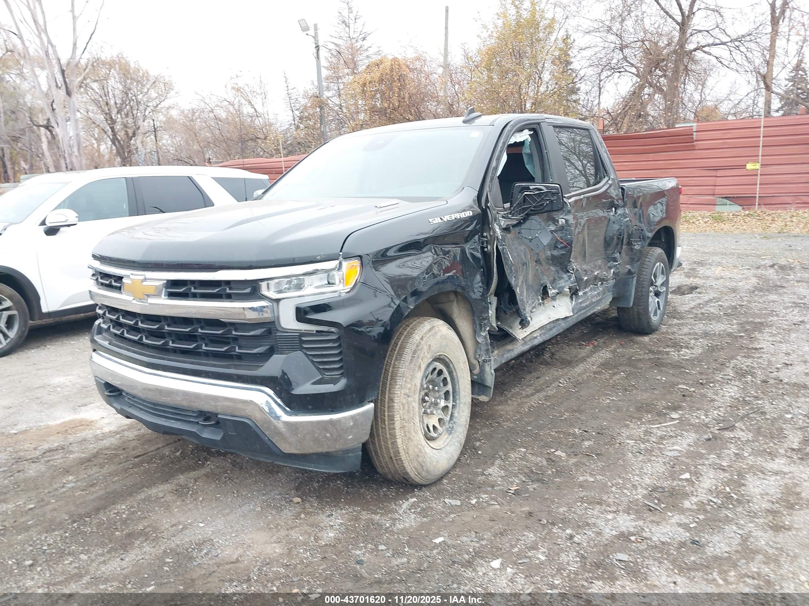 CHEVROLET SILVERADO image 2