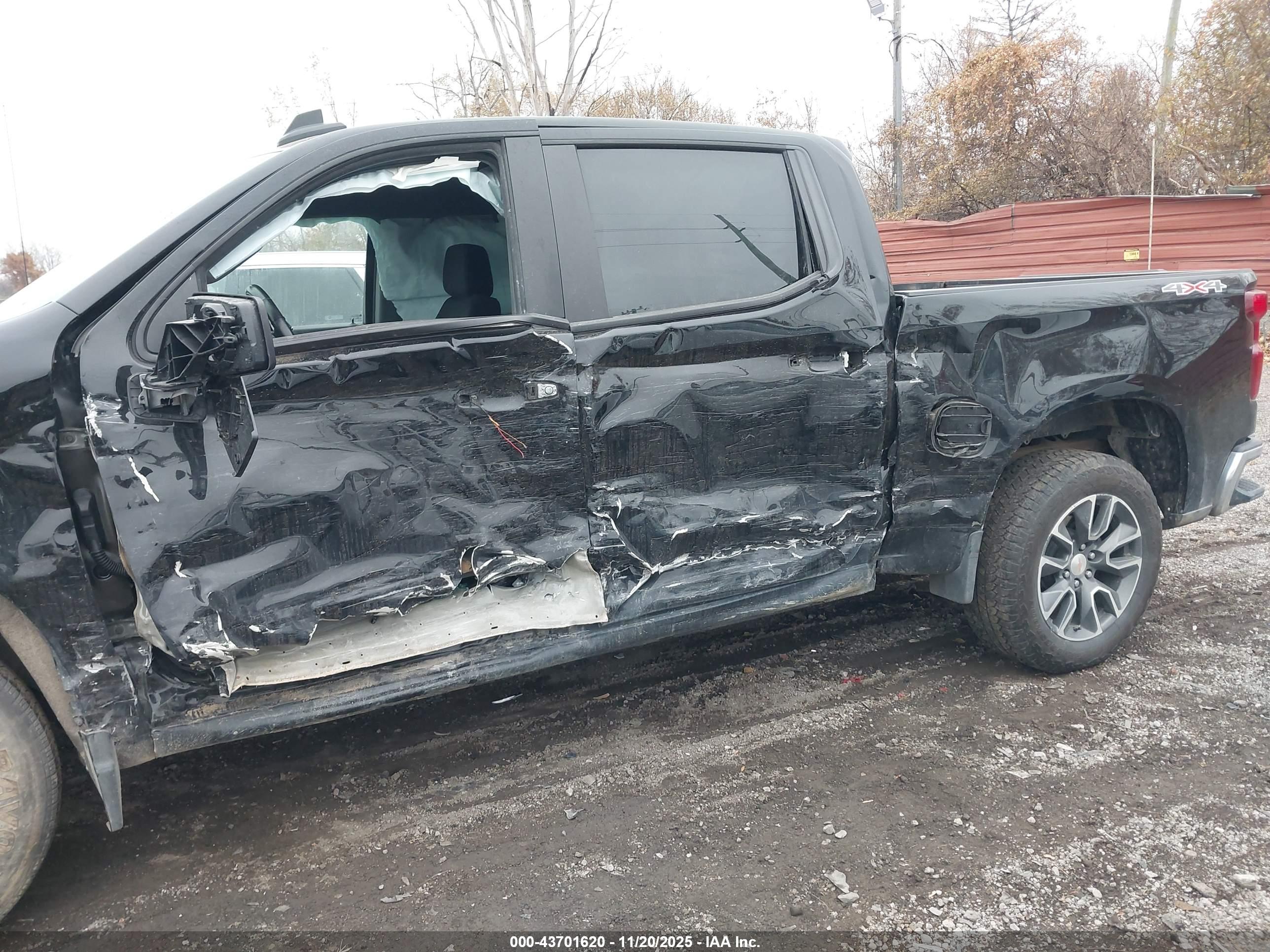 CHEVROLET SILVERADO image 6