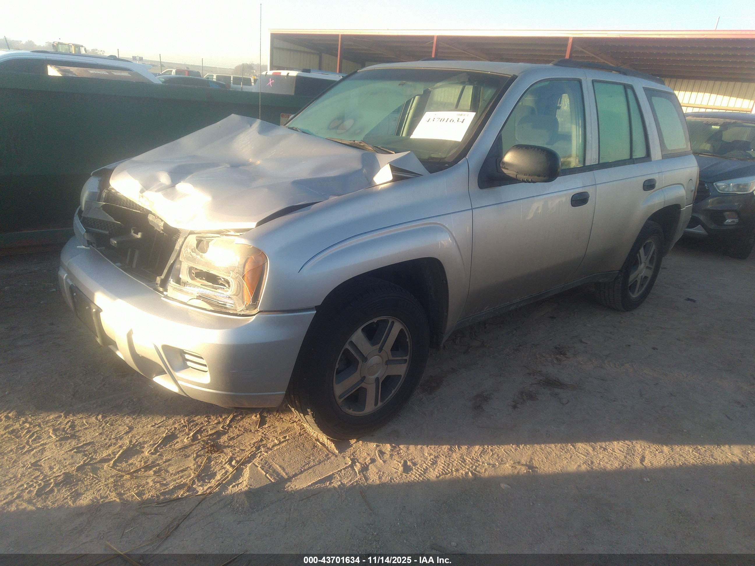 CHEVROLET TRAILBLAZER image 2