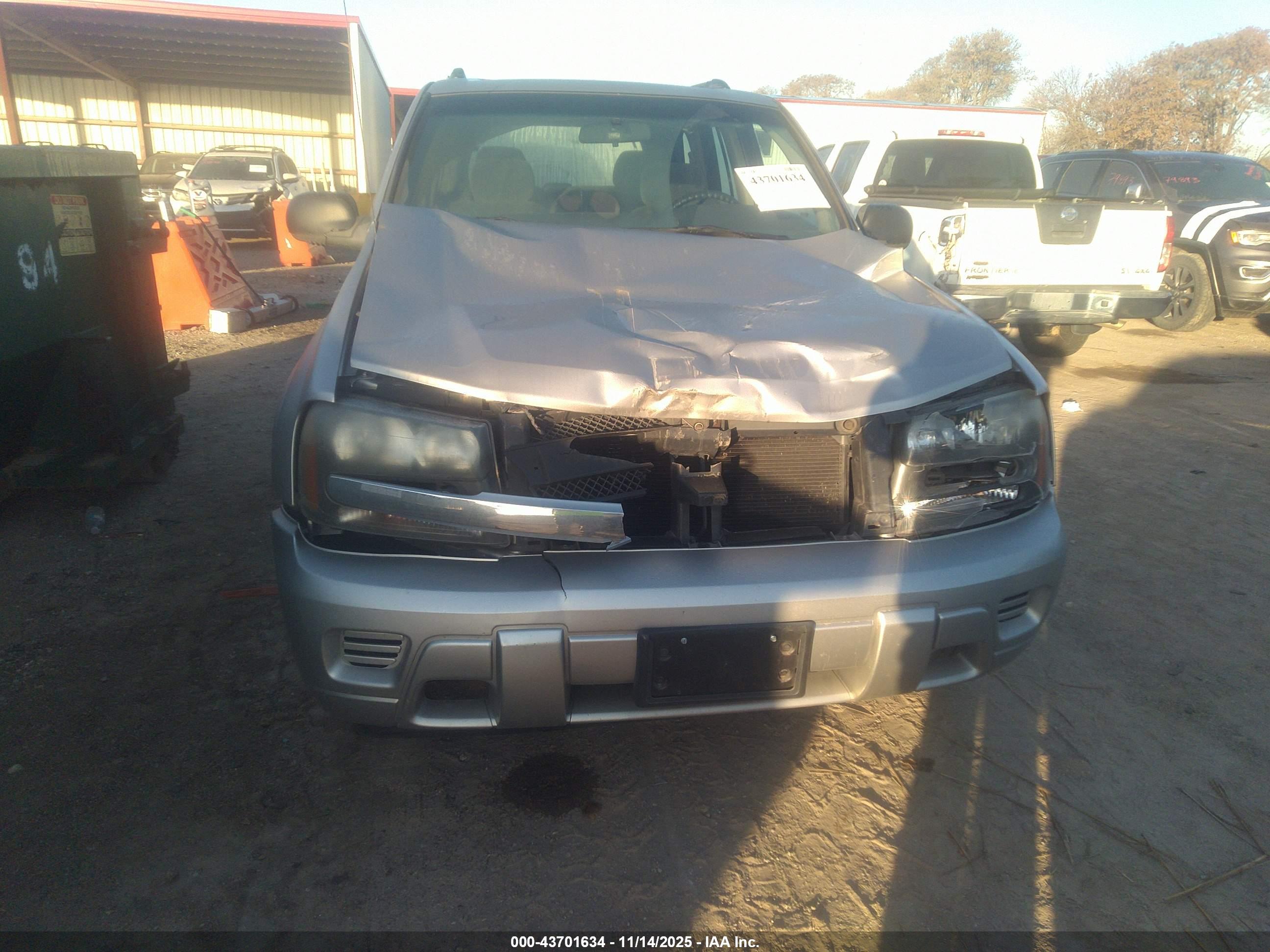 CHEVROLET TRAILBLAZER image 6