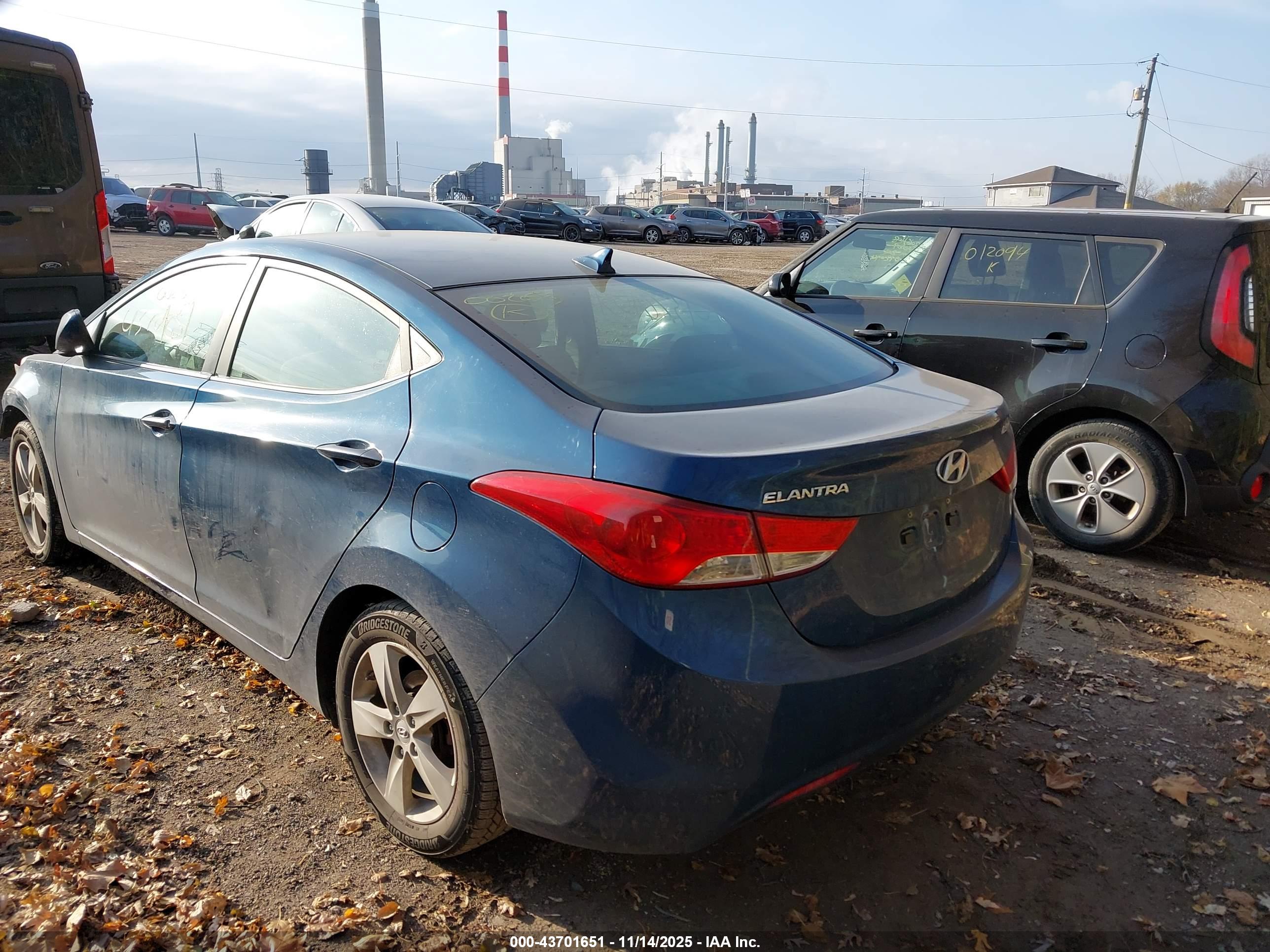 HYUNDAI ELANTRA image 3