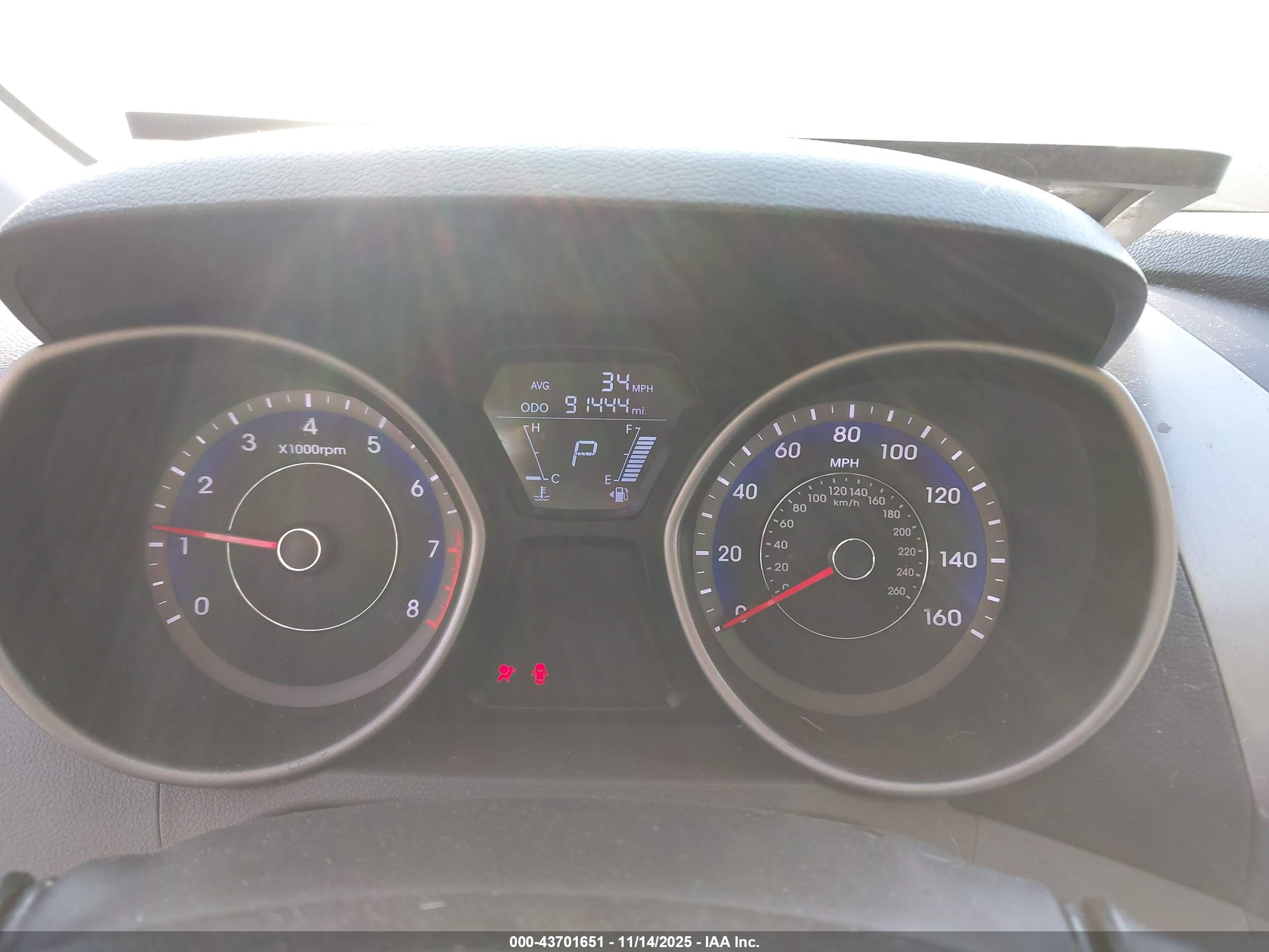 HYUNDAI ELANTRA image 7