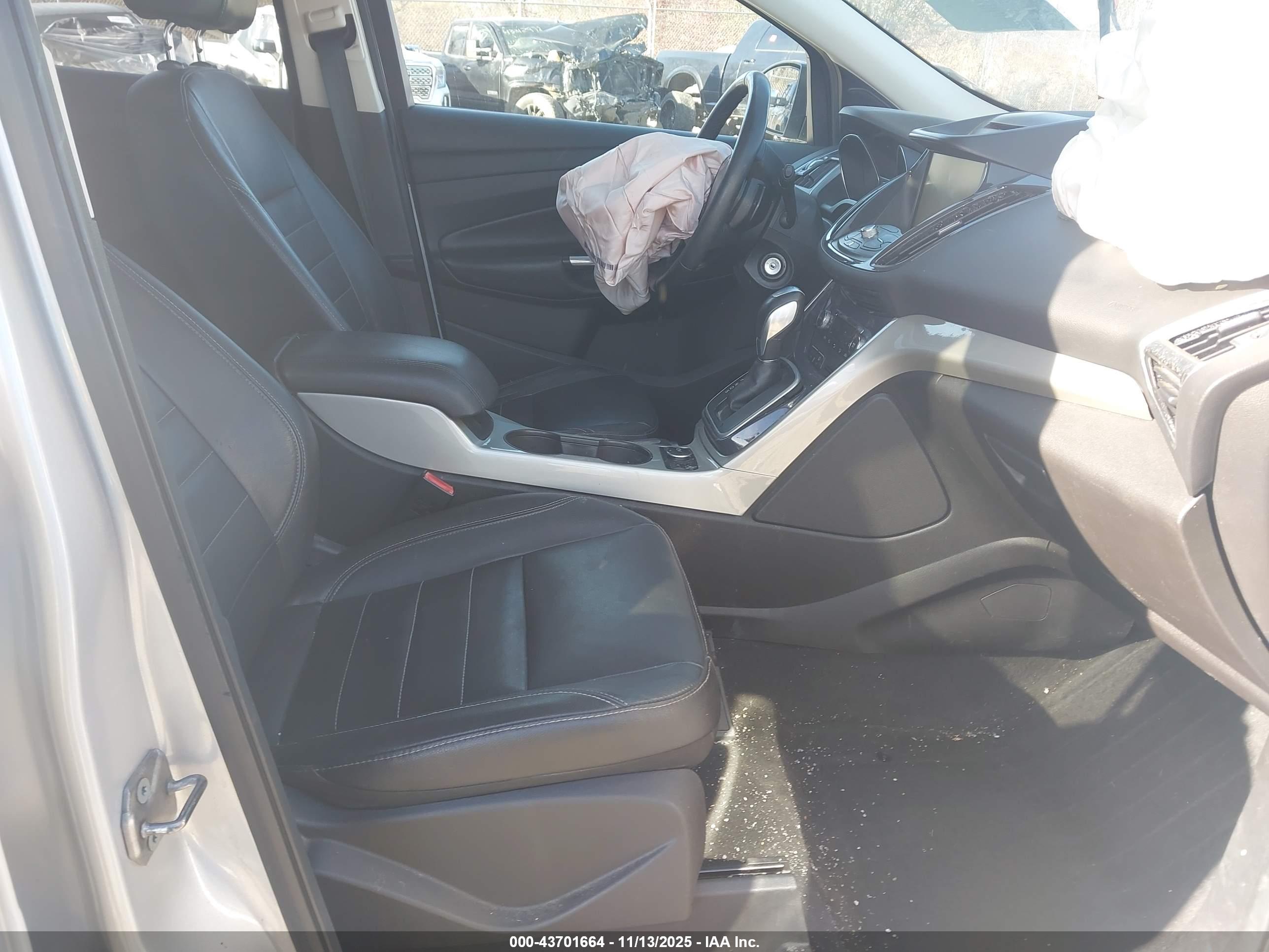 FORD ESCAPE image 5