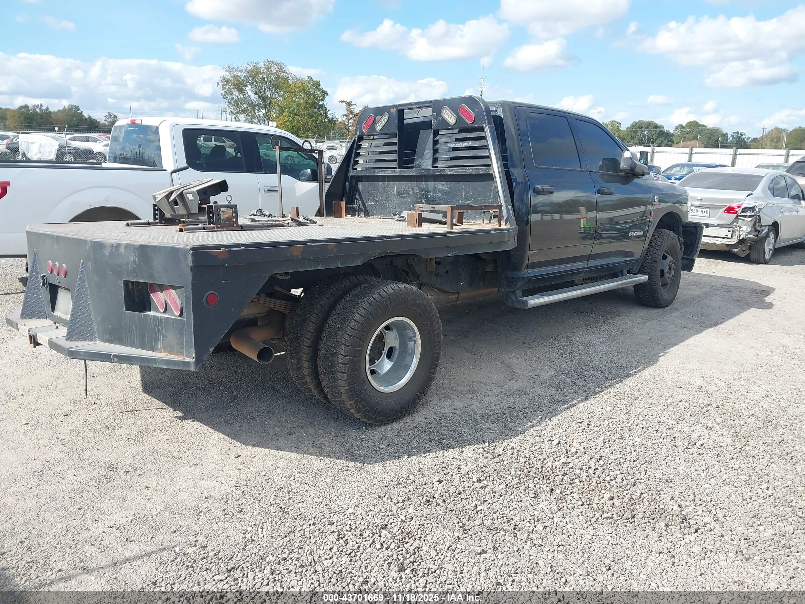 RAM 3500 image 4