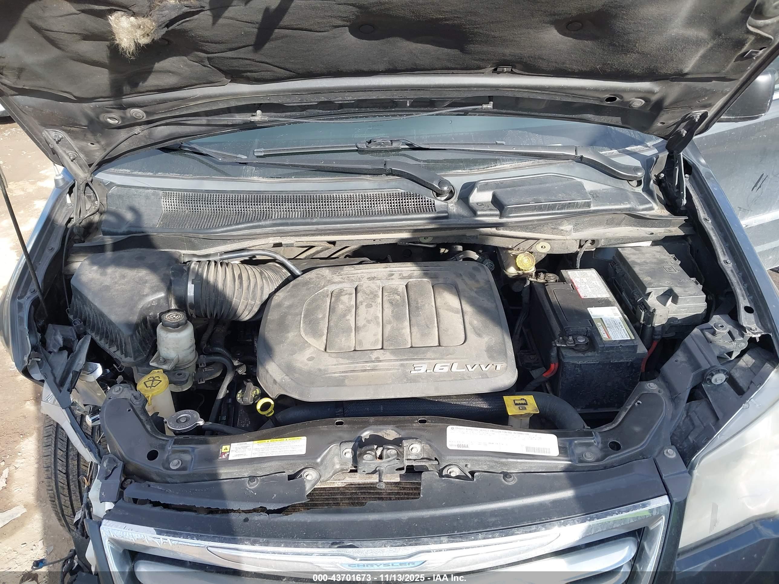 CHRYSLER TOWN image 10