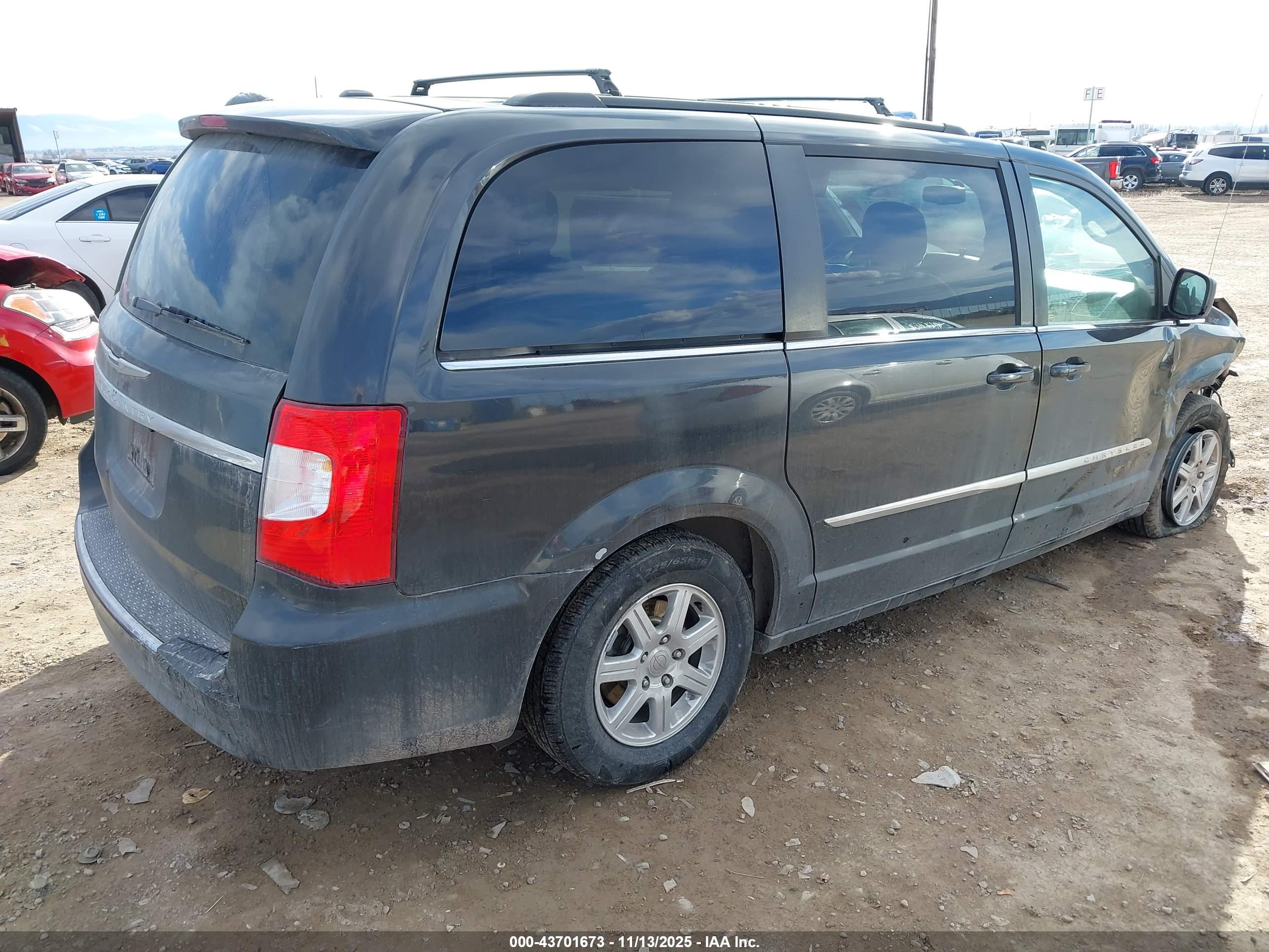 CHRYSLER TOWN image 4