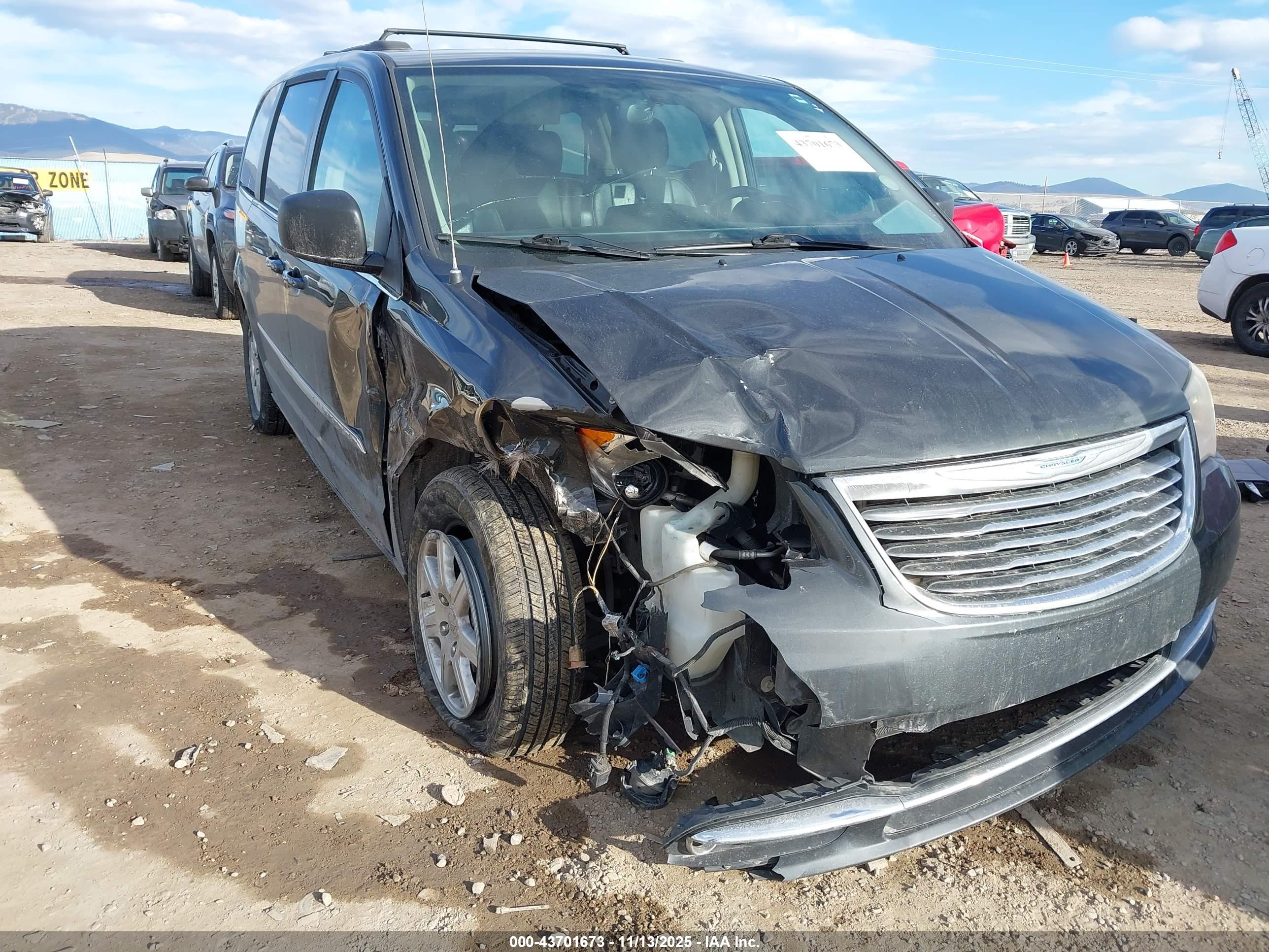 CHRYSLER TOWN image 6