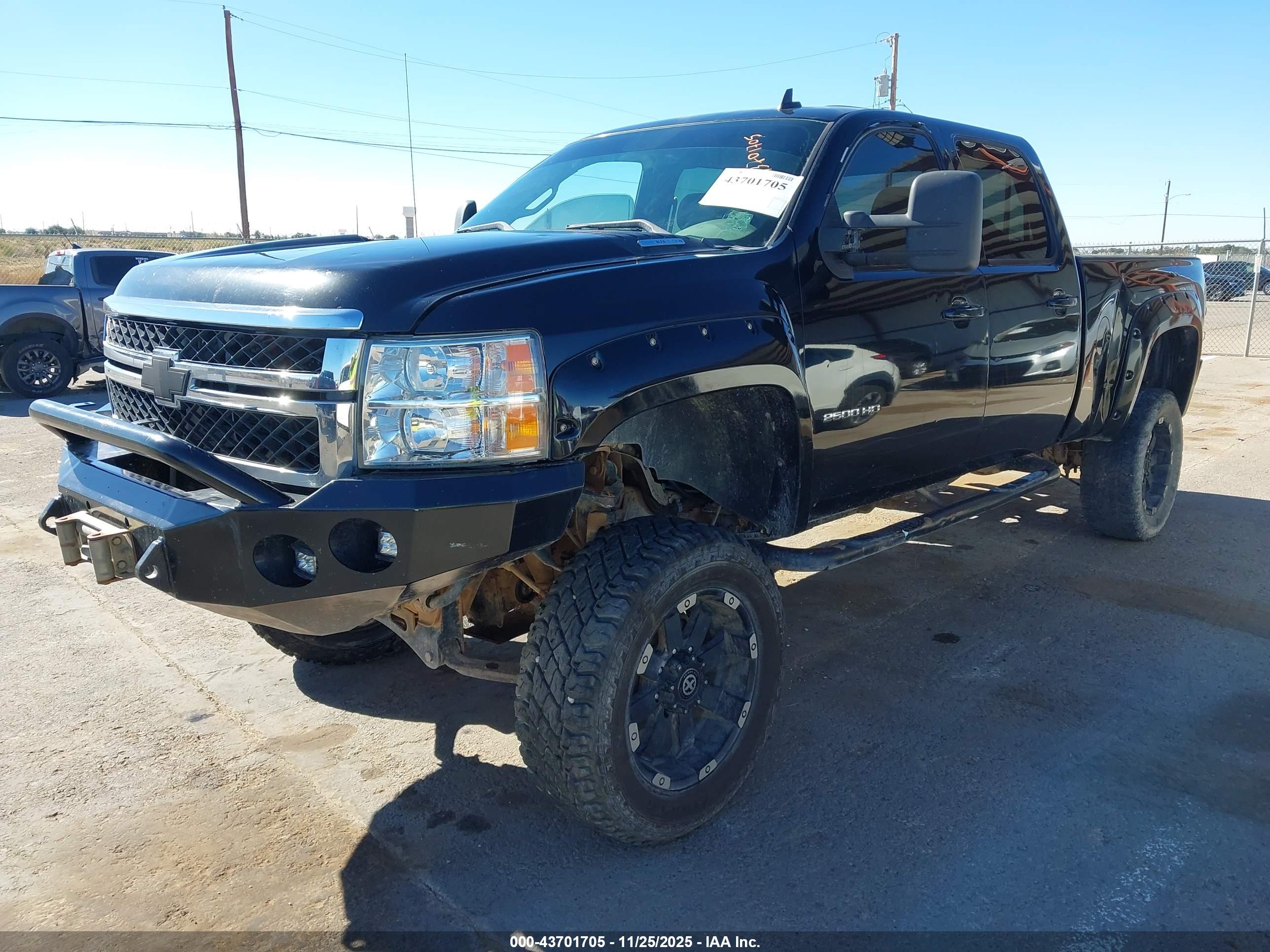 CHEVROLET SILVERADO image 2