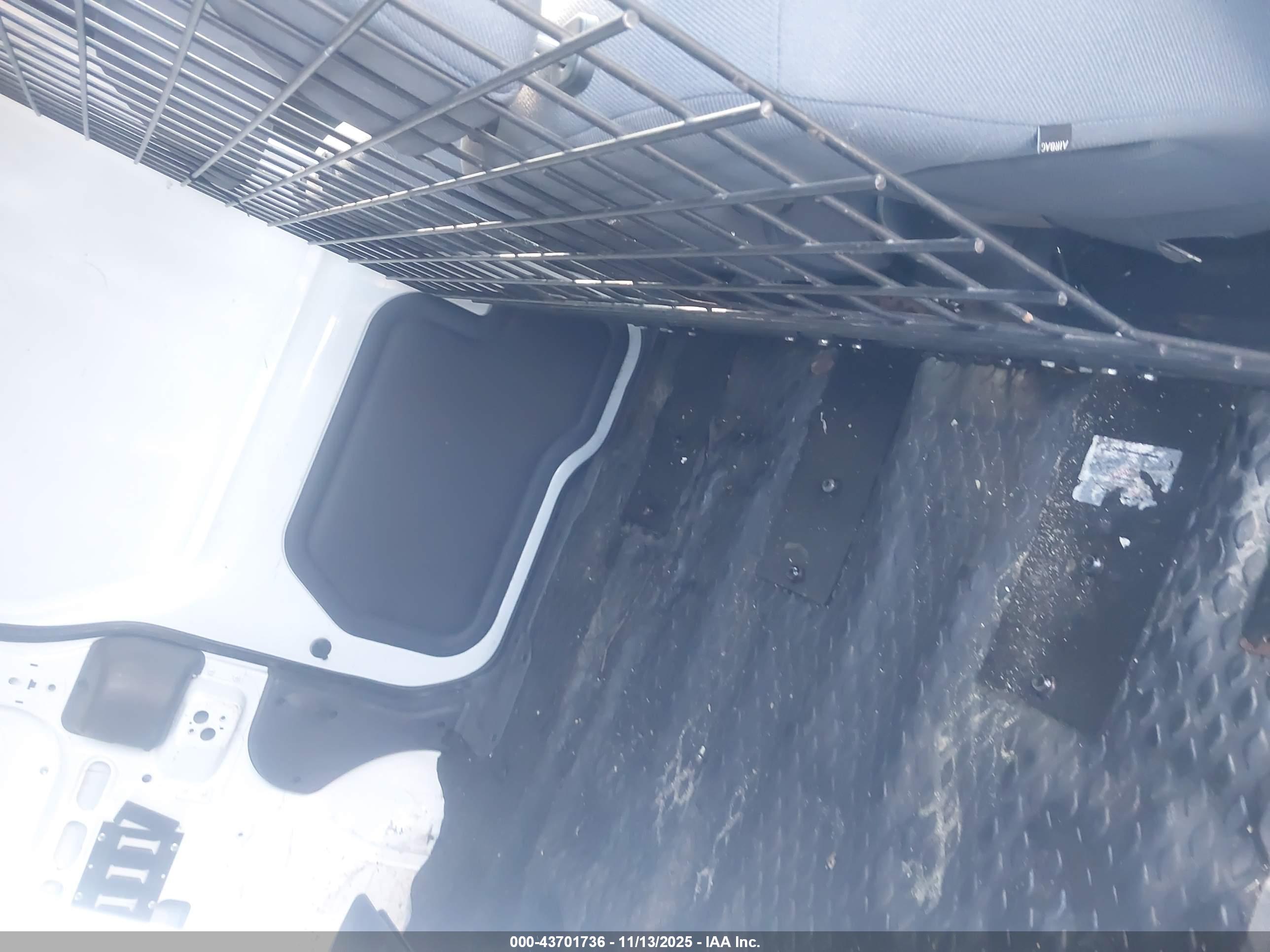 FORD TRANSIT image 8