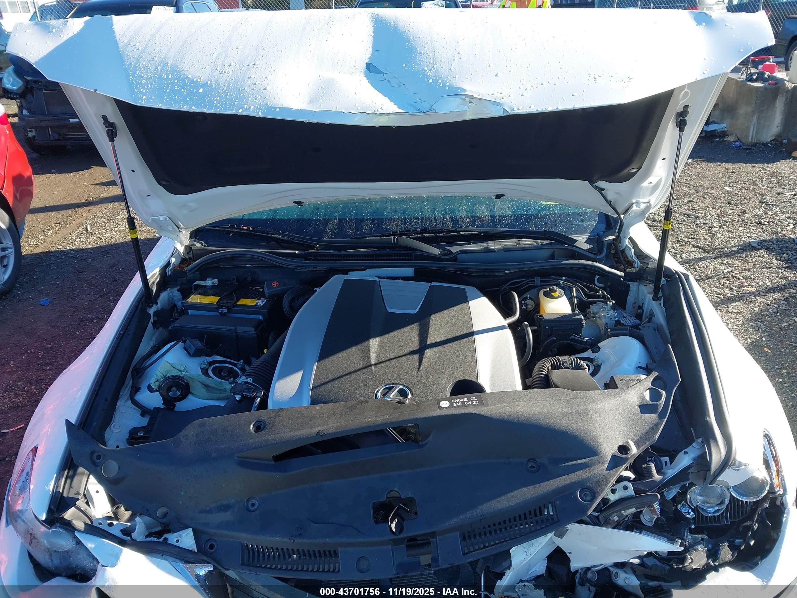 LEXUS IS image 10