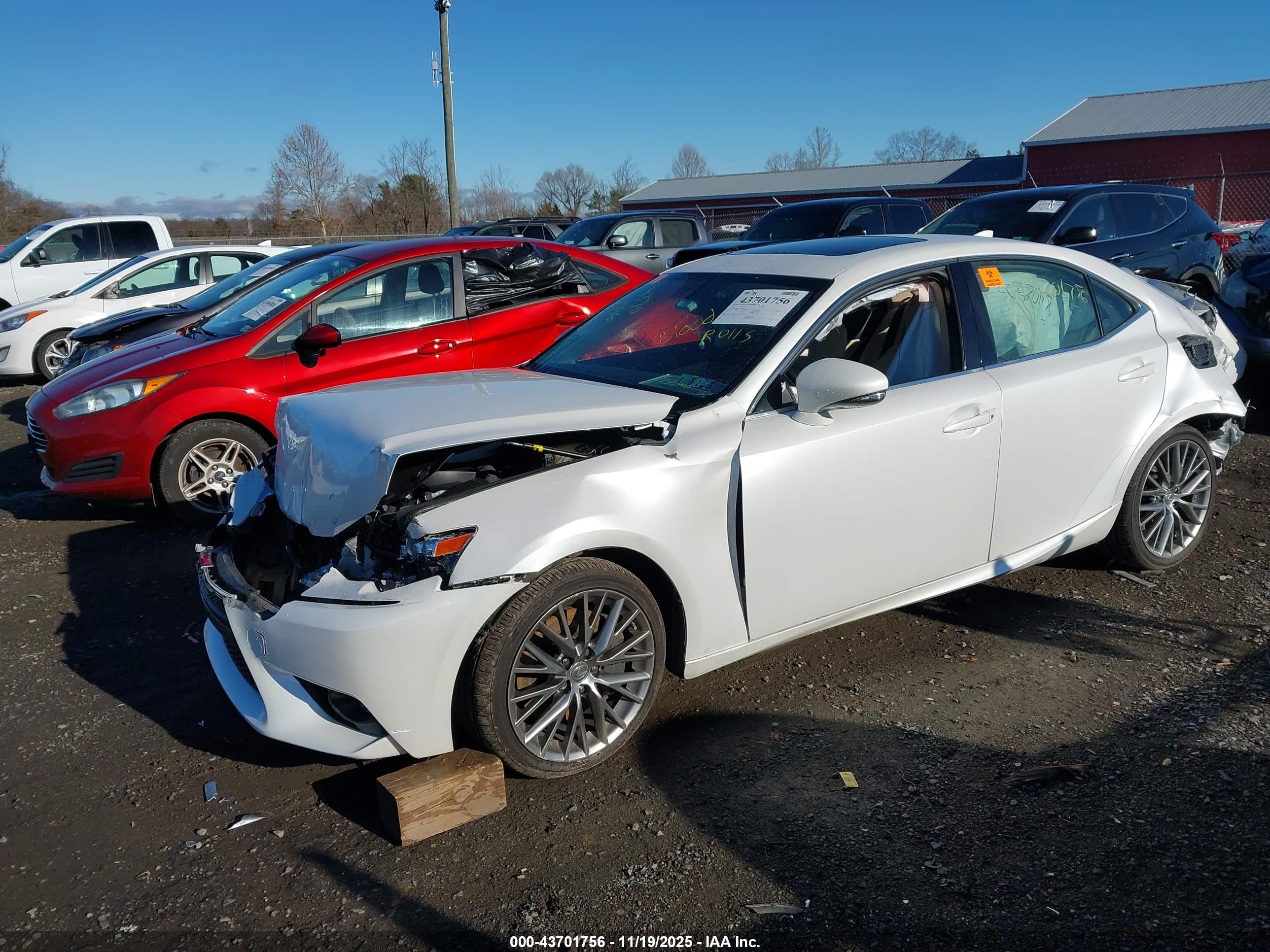 LEXUS IS image 2