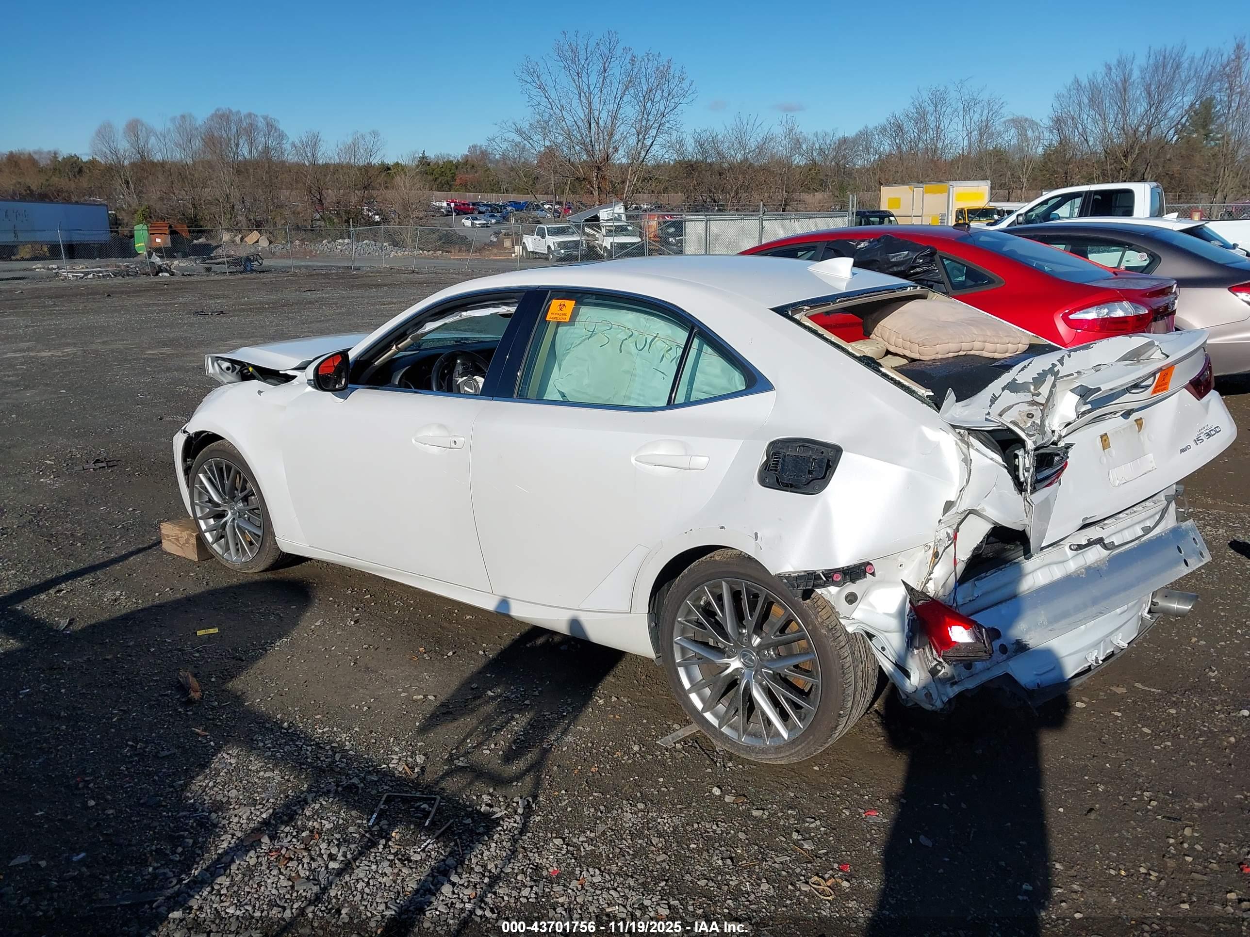 LEXUS IS image 3